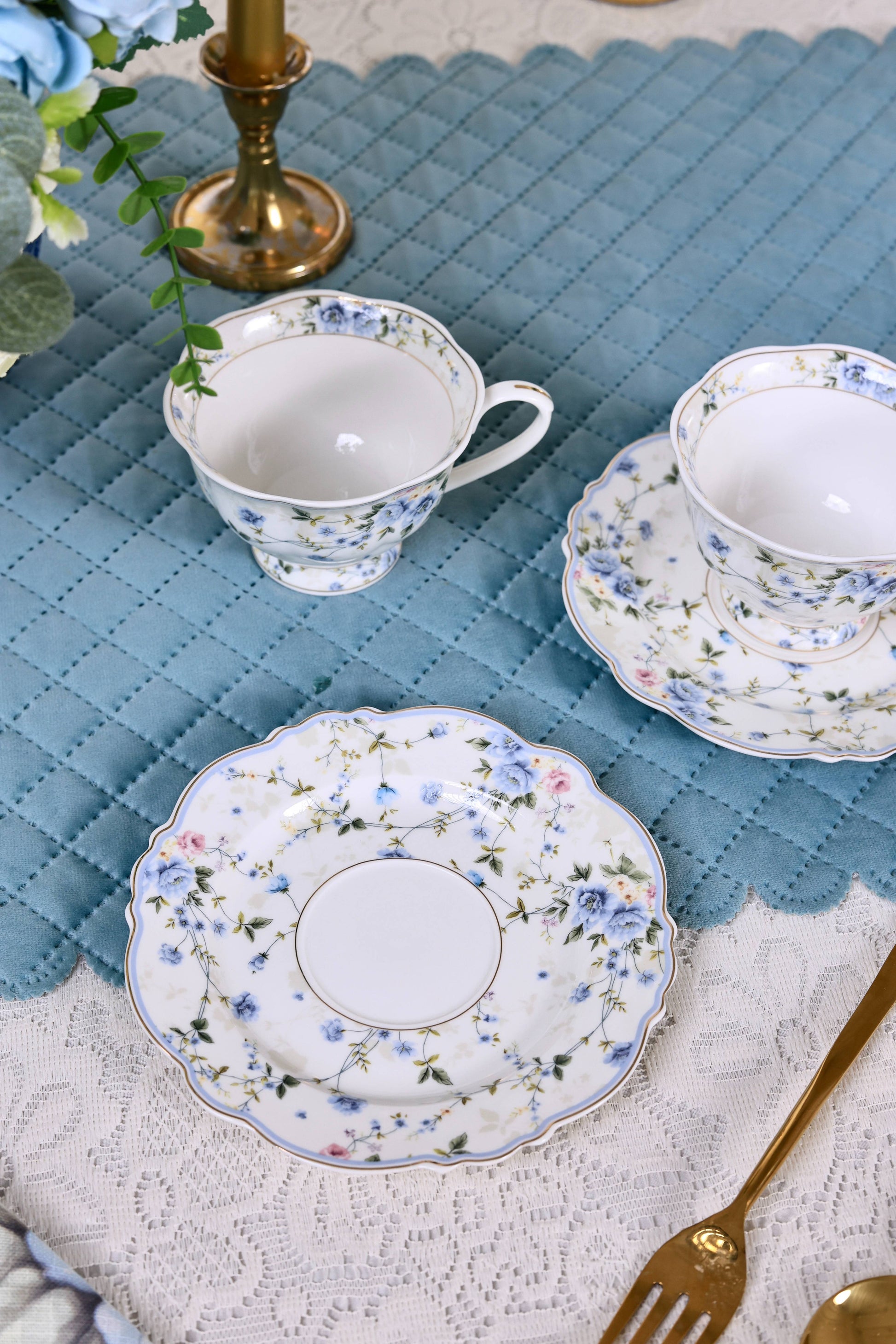 Yorkshire Bloom Cup and Saucer Set (Vintage Collection, 6 Cups and 6 Saucers) - Vigneto