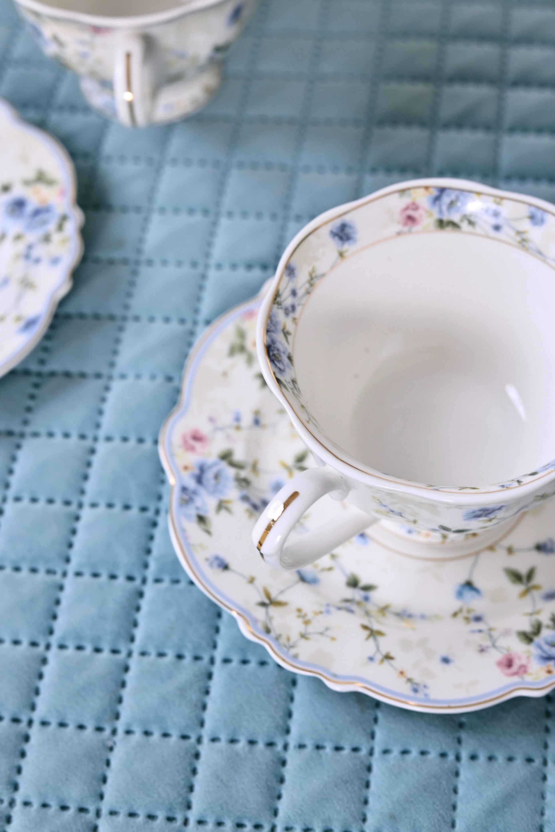 Yorkshire Bloom Cup and Saucer Set (Vintage Collection, 6 Cups and 6 Saucers) - Vigneto