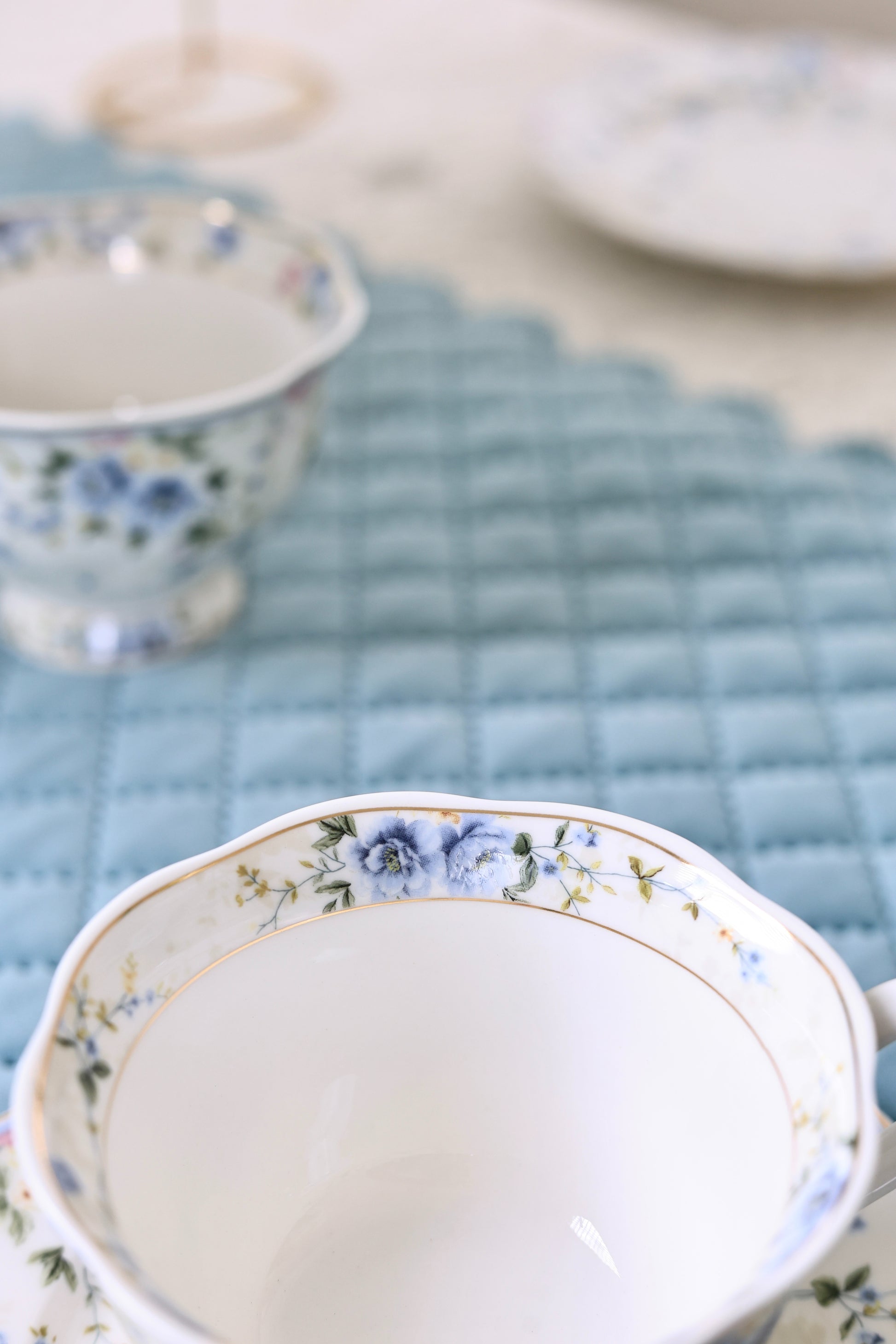 Yorkshire Bloom Cup and Saucer Set (Vintage Collection, 6 Cups and 6 Saucers) - Vigneto