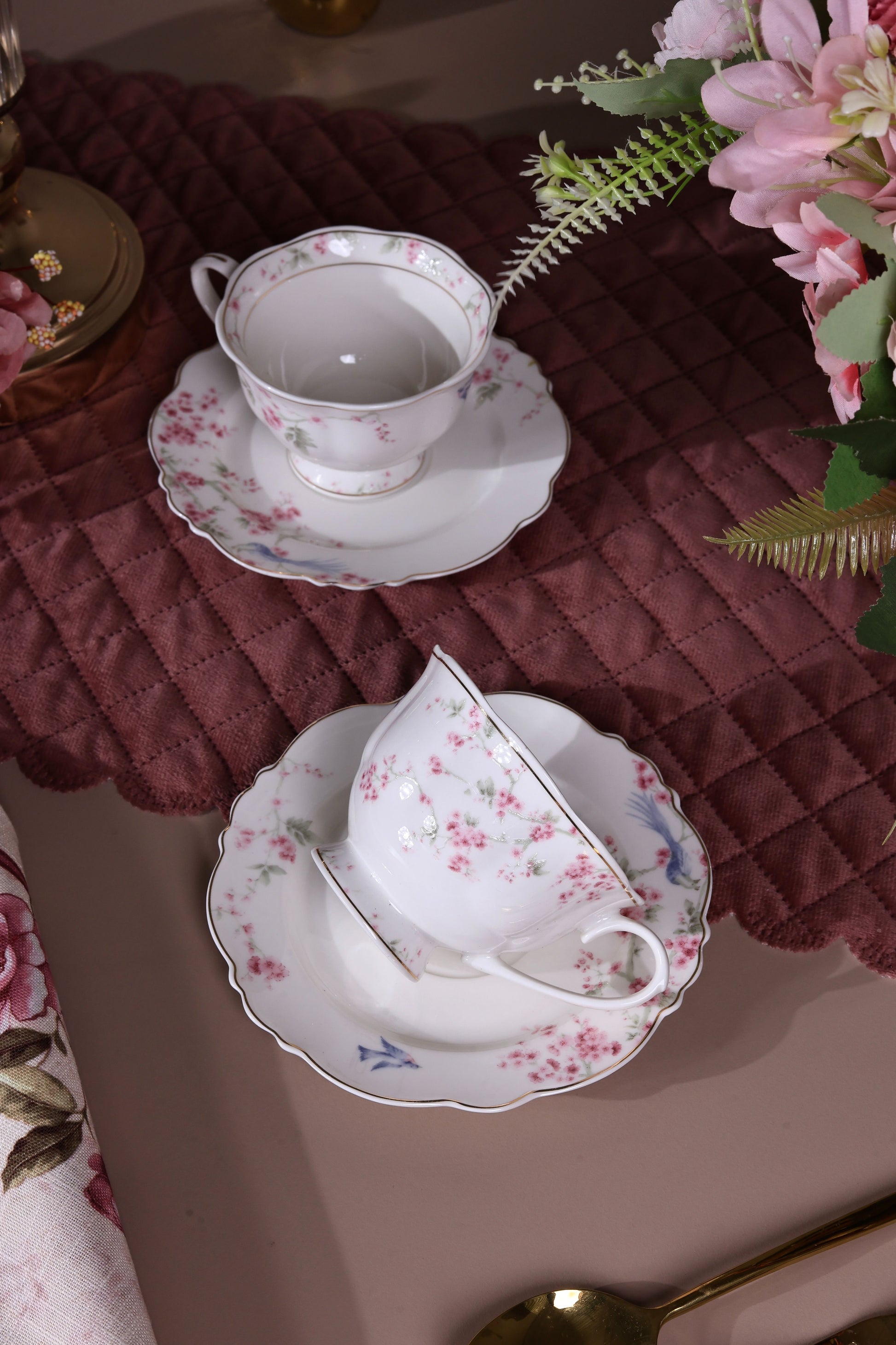 Orchid Bliss Cup and Saucer Set (Vintage Collection, 6 Cups and 6 Saucers) - Vigneto