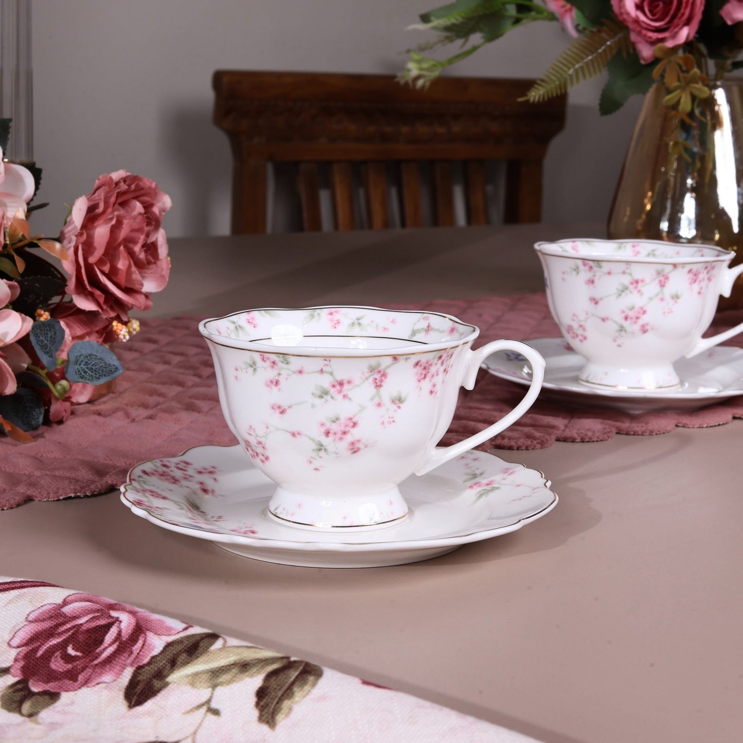 Orchid Bliss Cup and Saucer Set (Vintage Collection, 6 Cups and 6 Saucers) - Vigneto