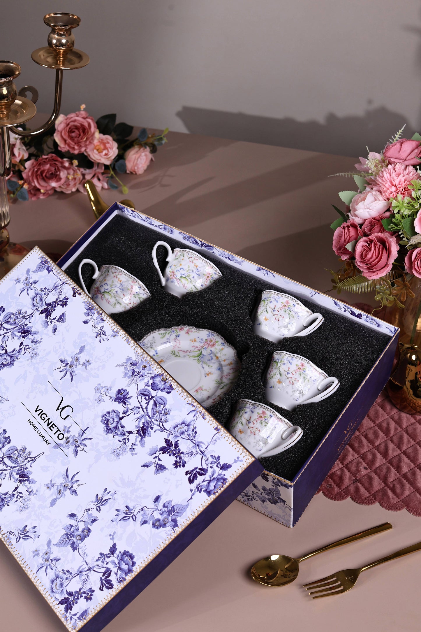 Flower Bed Cup and Saucer Set (Vintage Collection, 6 Cups and 6 Saucers) - Vigneto