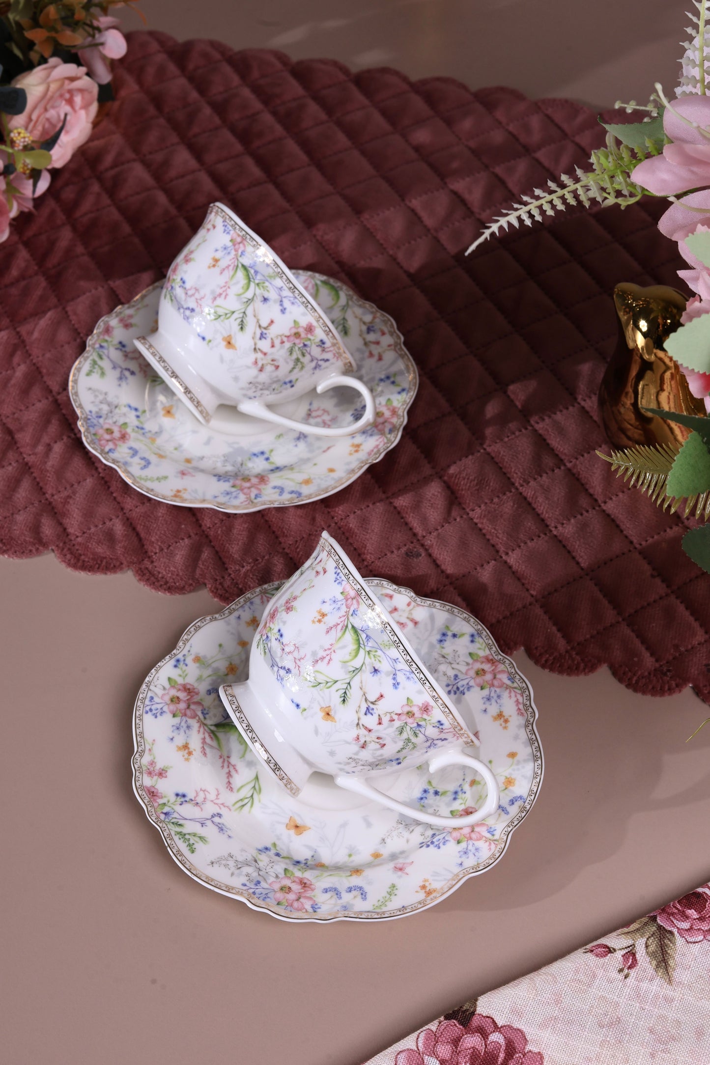Flower Bed Cup and Saucer Set (Vintage Collection, 6 Cups and 6 Saucers) - Vigneto