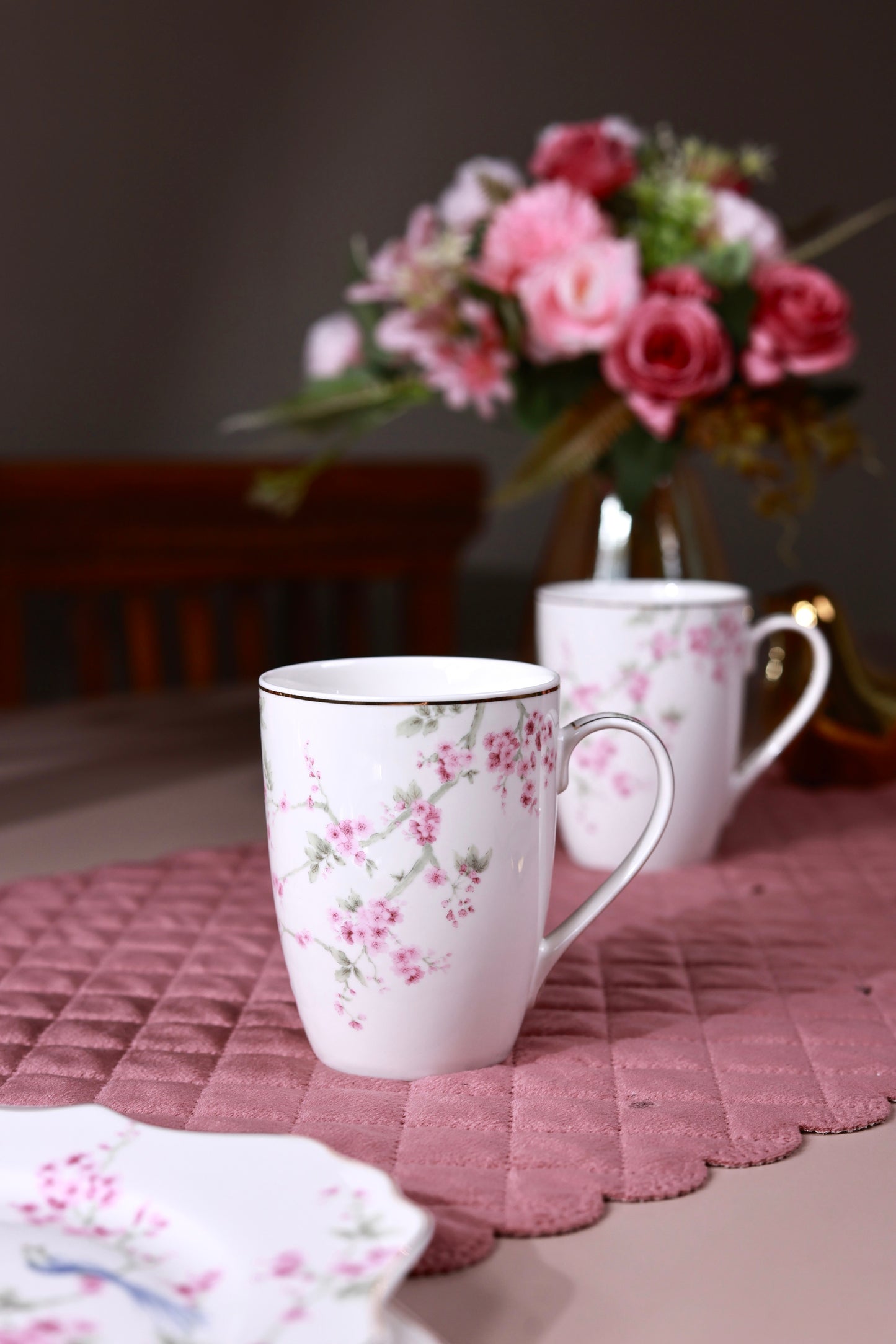 Orchid Bliss Coffee Mugs with Snack Plates (4 Mugs and 4 Snack Plates) - Vigneto