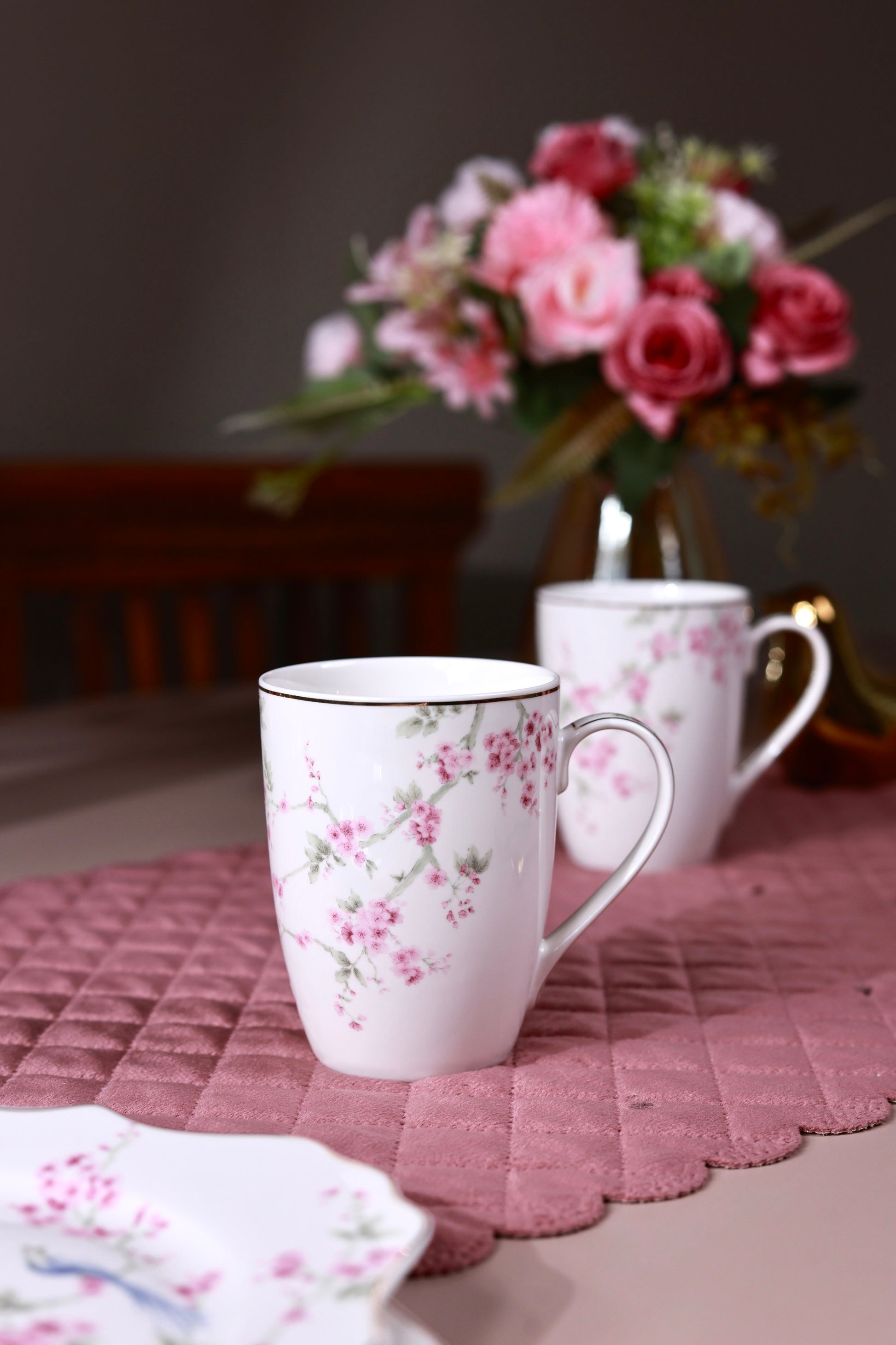 Orchid Bliss Coffee Mugs with Snack Plates (4 Mugs and 4 Snack Plates) - Vigneto