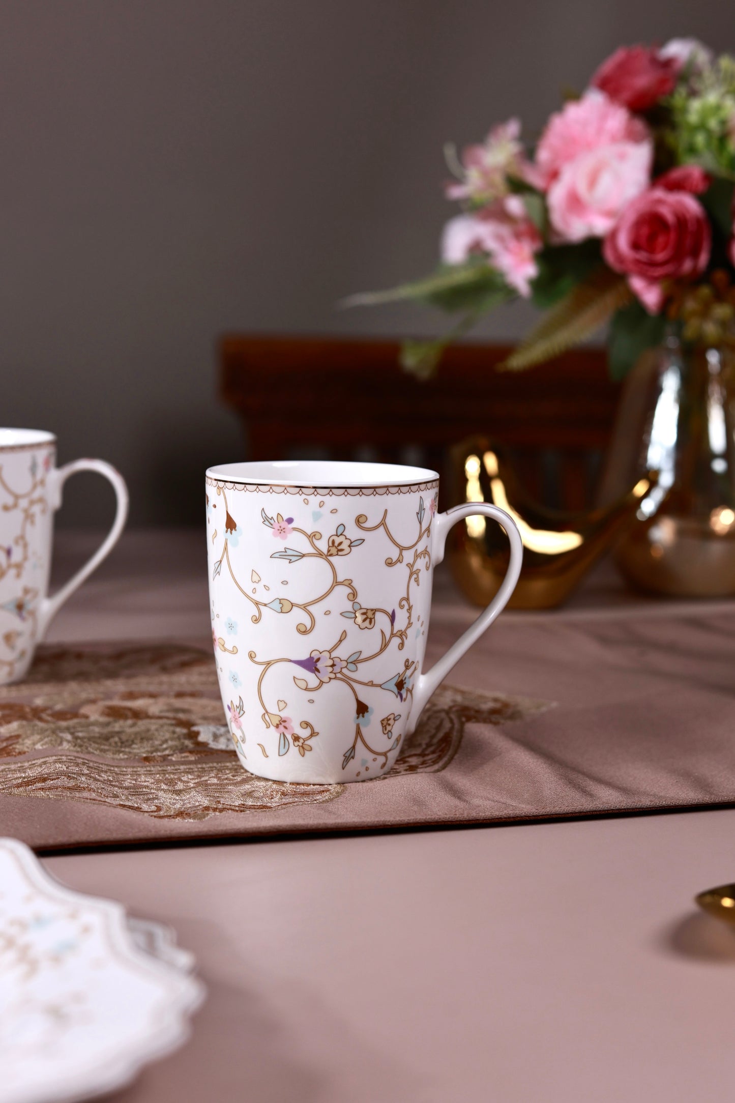 White Pattern Coffee Mugs with Snack Plates (4 Mugs and 4 Snack Plates) - Vigneto