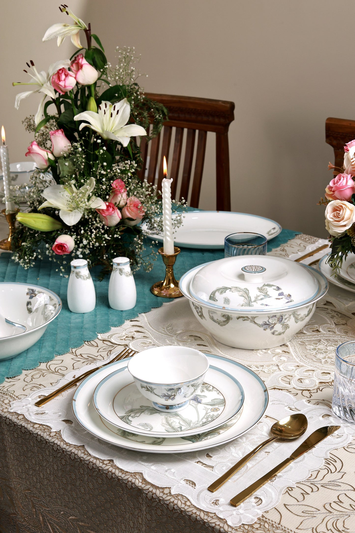 Oriental Blume 52 Pcs Dinner Set