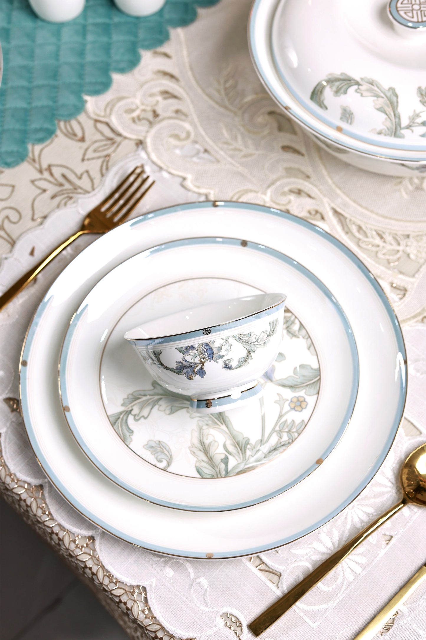 Oriental Blume 52 Pcs Dinner Set