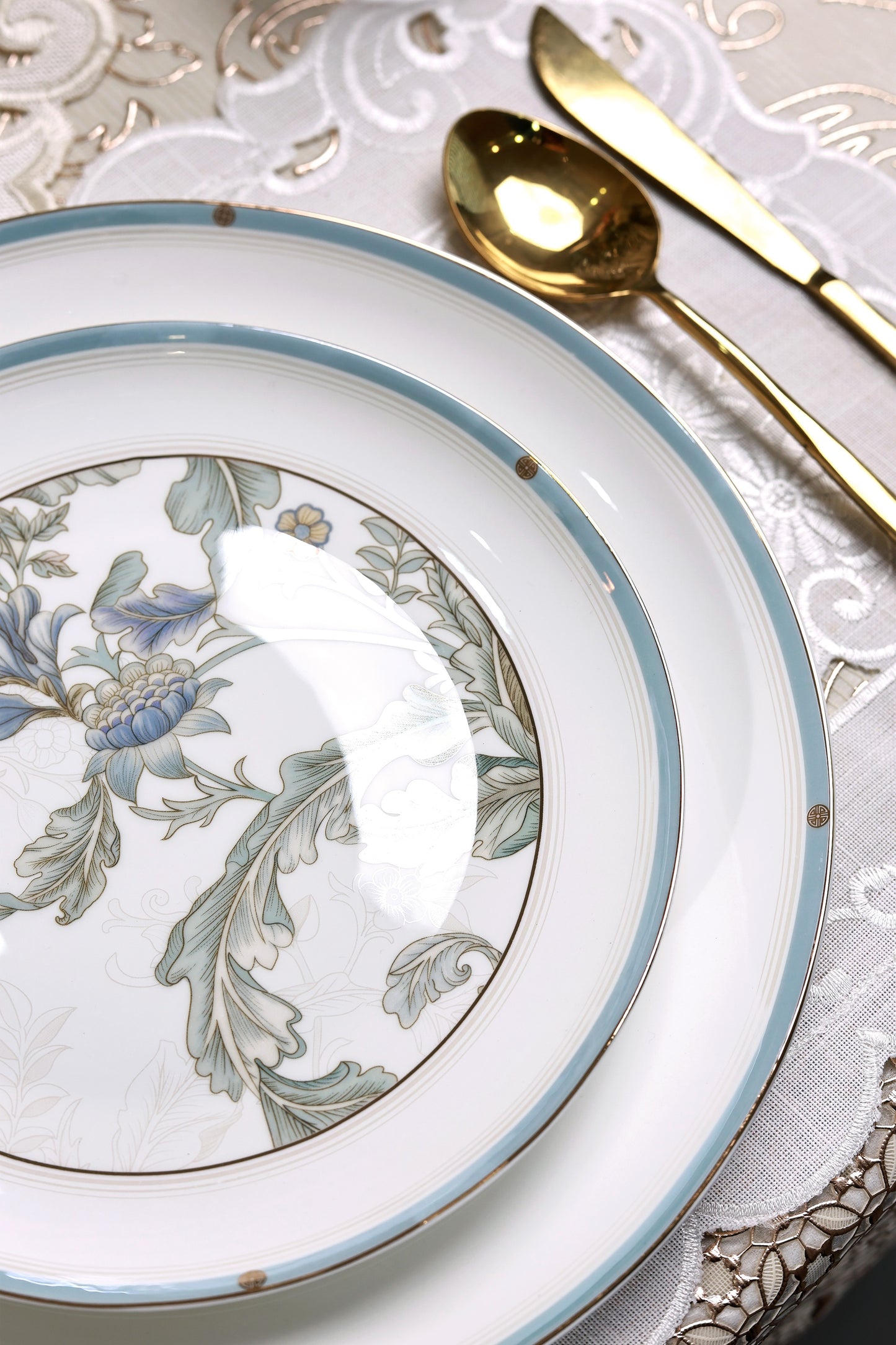 Oriental Blume 52 Pcs Dinner Set