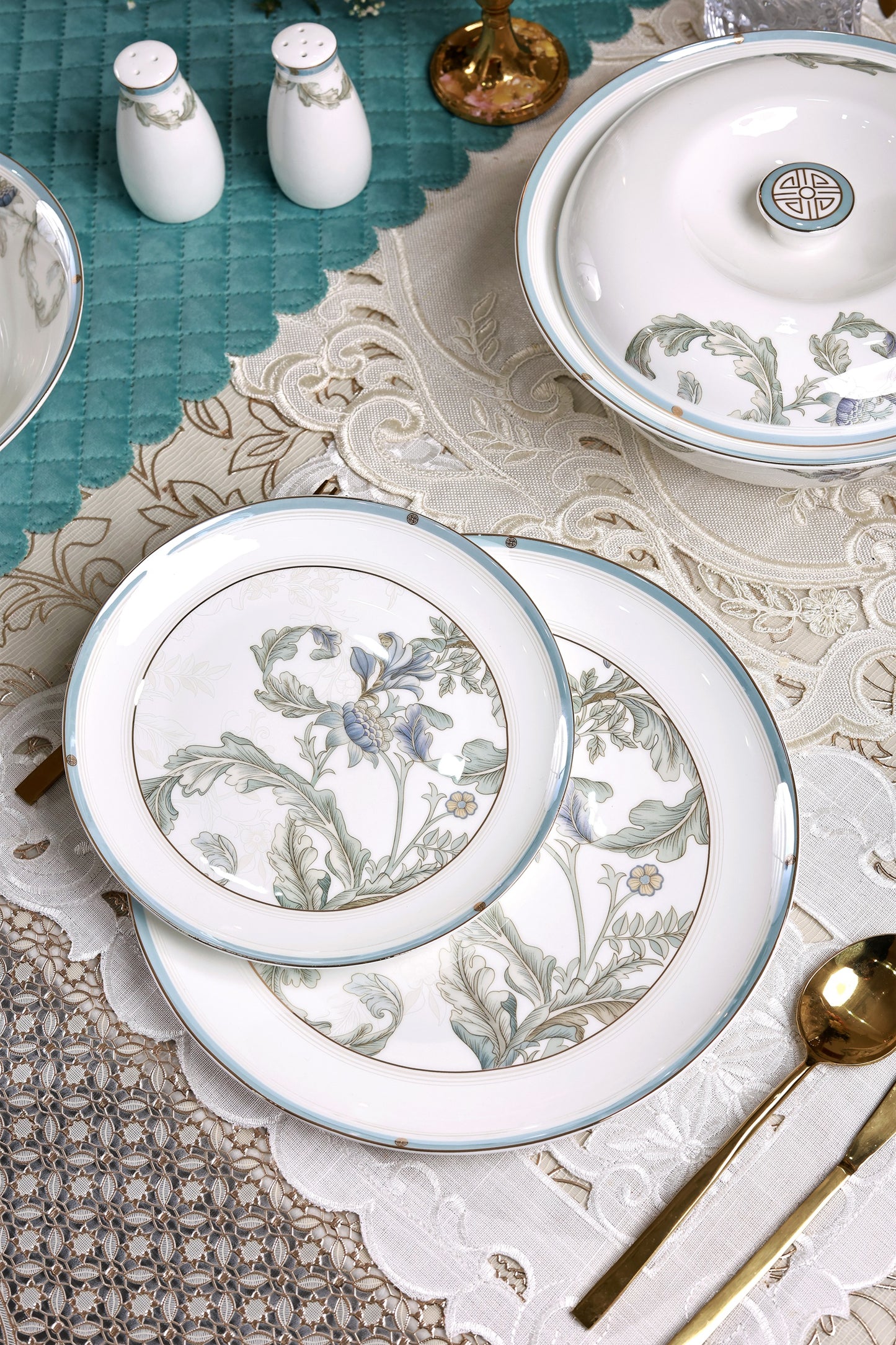 Oriental Blume 52 Pcs Dinner Set
