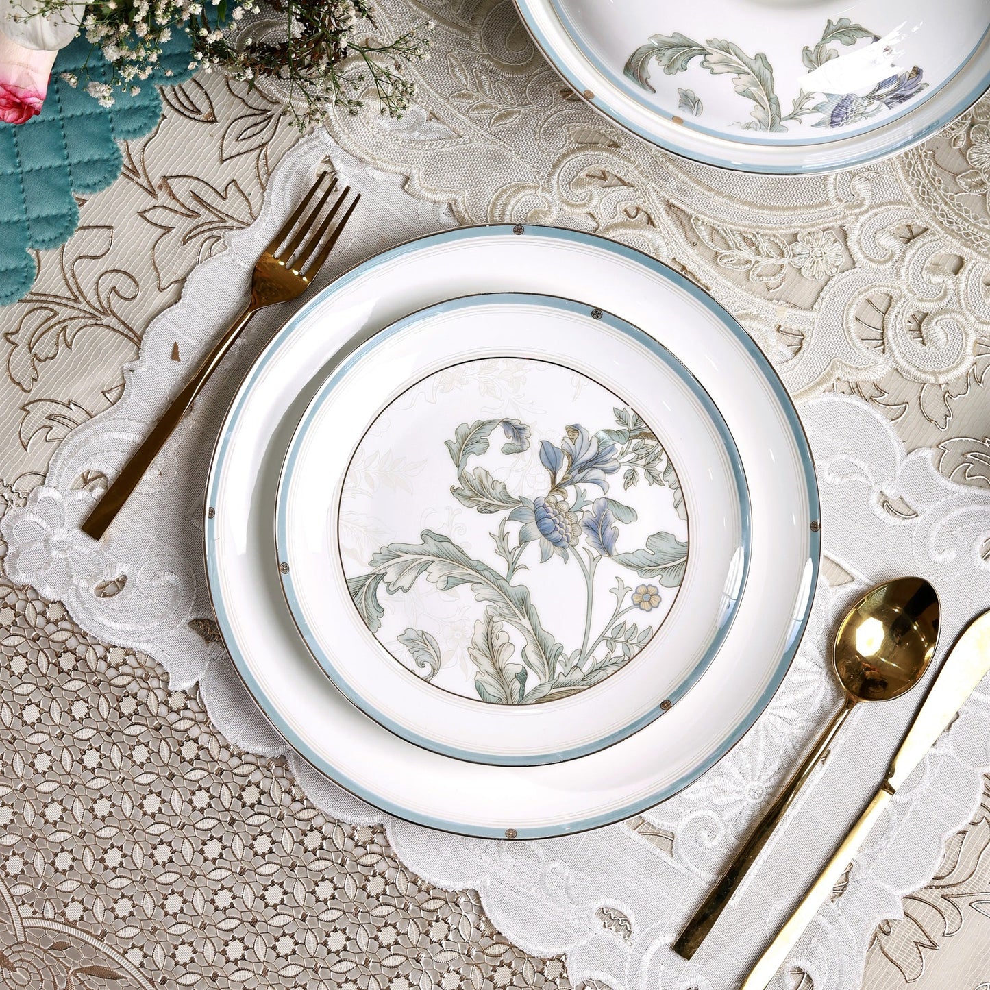 Oriental Blume 52 Pcs Dinner Set