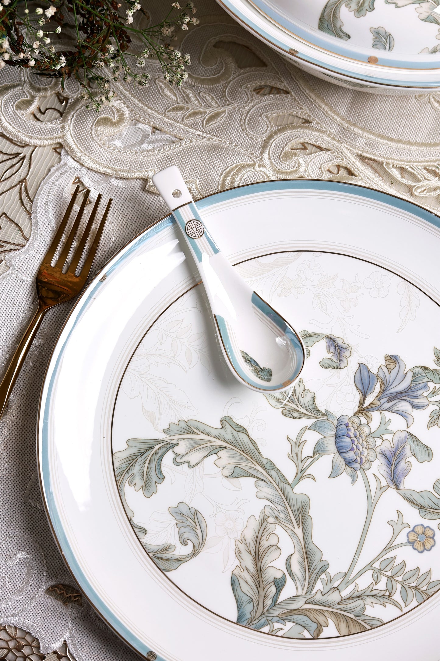 Oriental Blume 52 Pcs Dinner Set