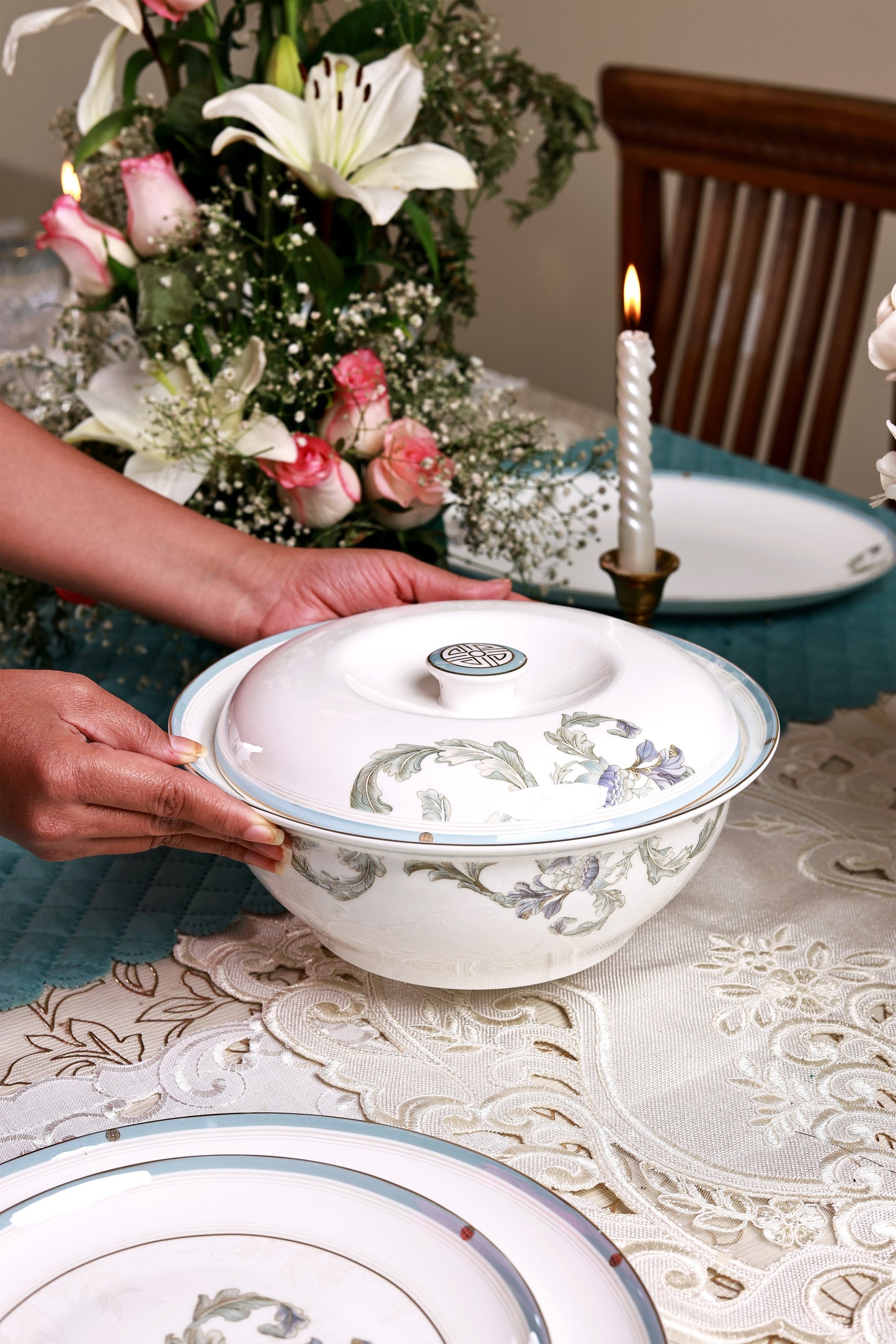 Oriental Blume 52 Pcs Dinner Set