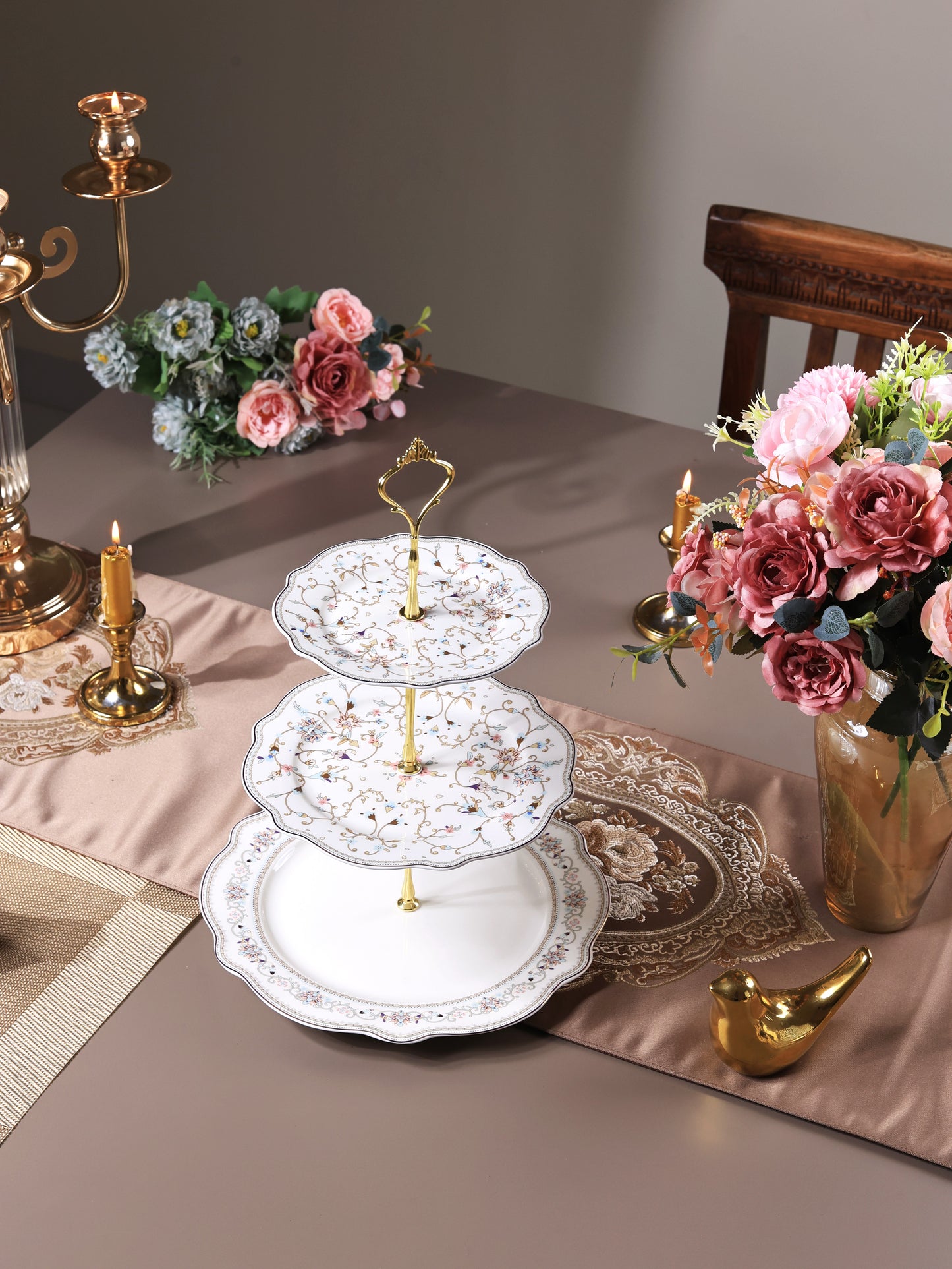 White Pattern Three Tier Dessert Stand - Vigneto