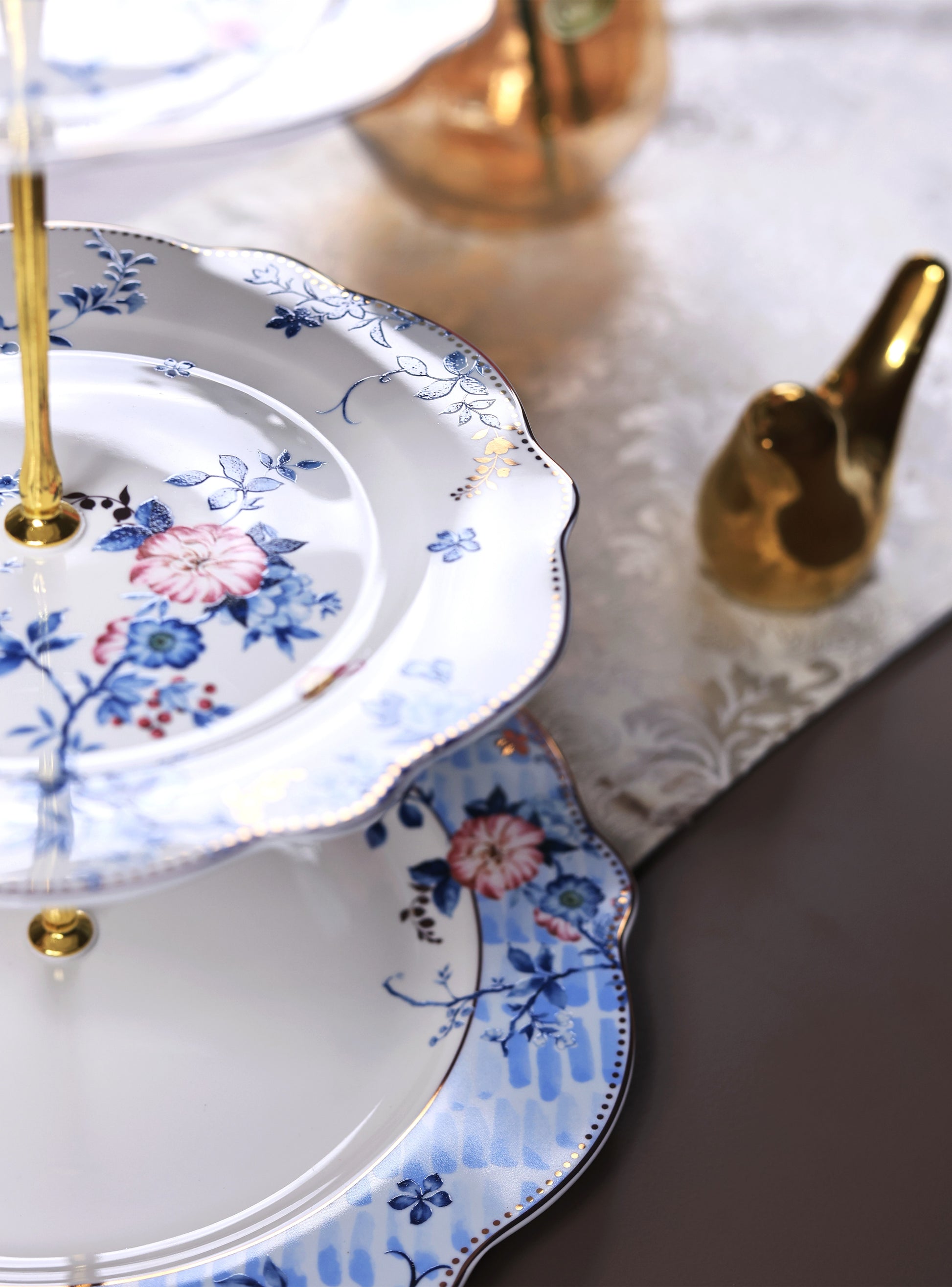 Spring Meadows Three Tier Dessert Stand - Vigneto