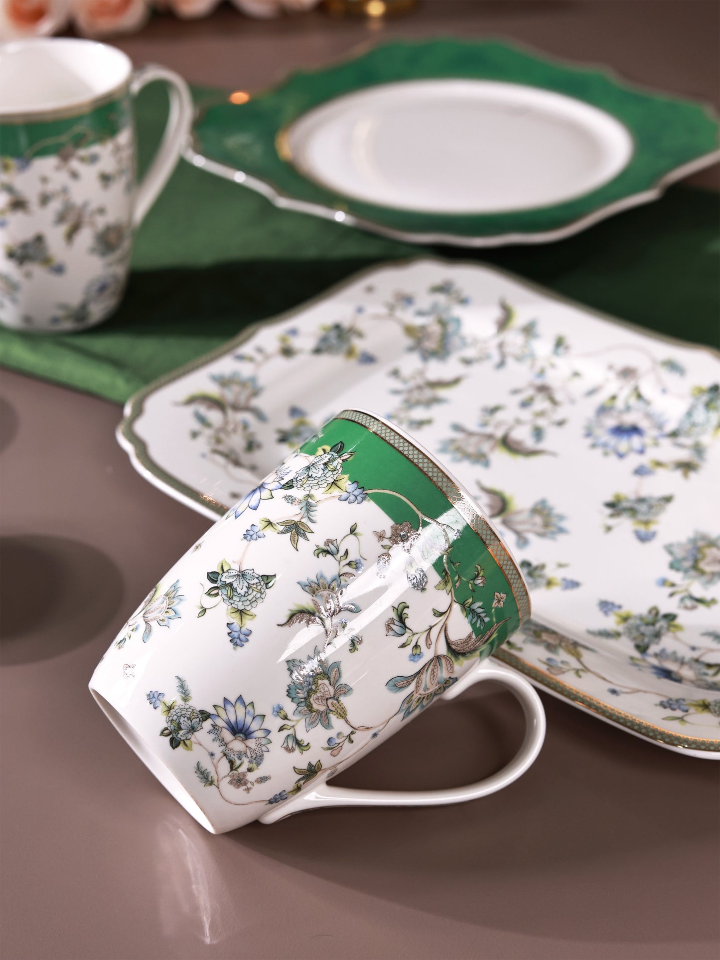Tudor Green 8 Pcs Coffee & Platter Set (4 Mugs, 1 Square Platter, 1 Snack Platter, 2 Dip Bowls)