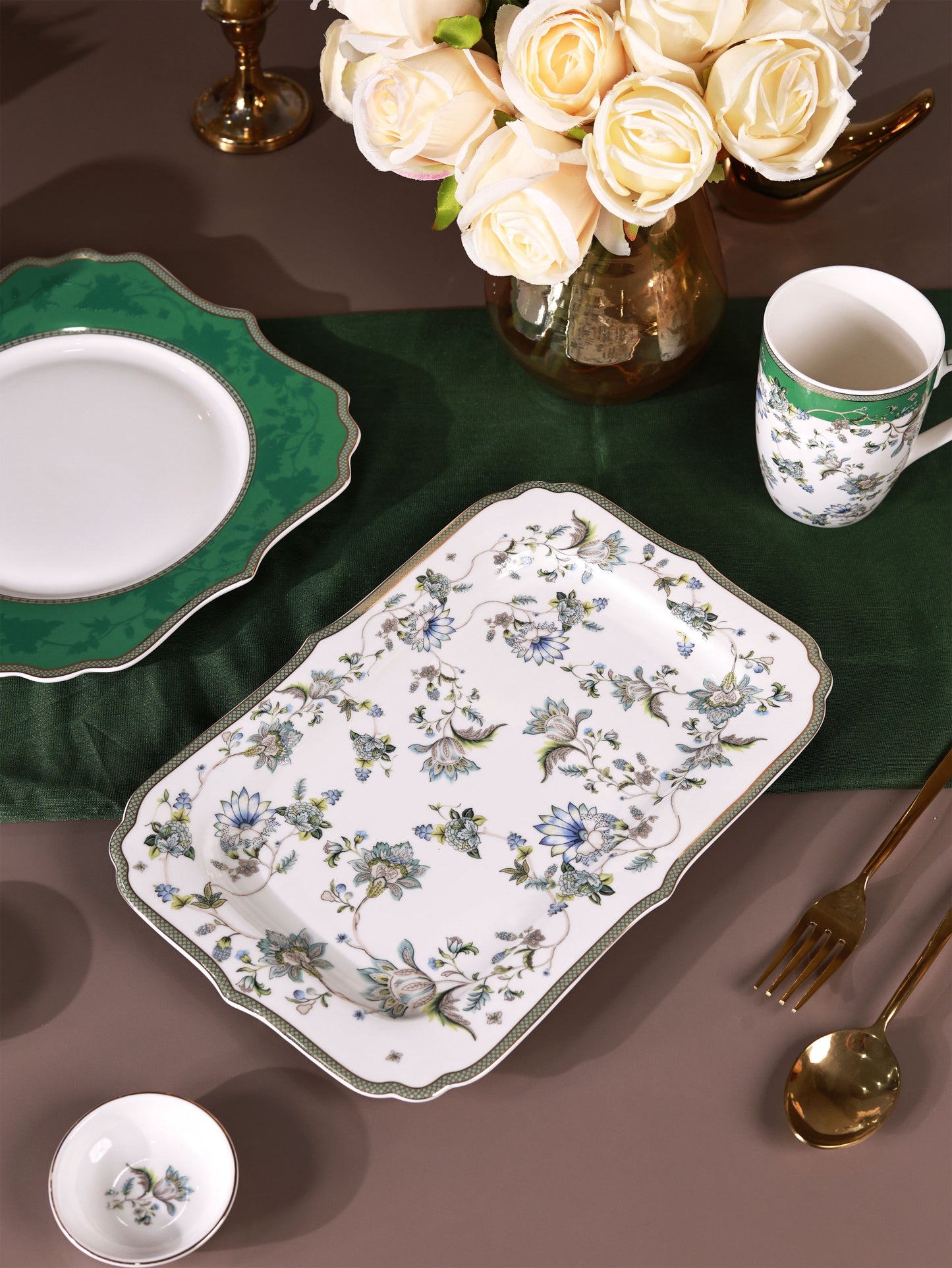 Tudor Green 8 Pcs Coffee & Platter Set (4 Mugs, 1 Square Platter, 1 Snack Platter, 2 Dip Bowls)