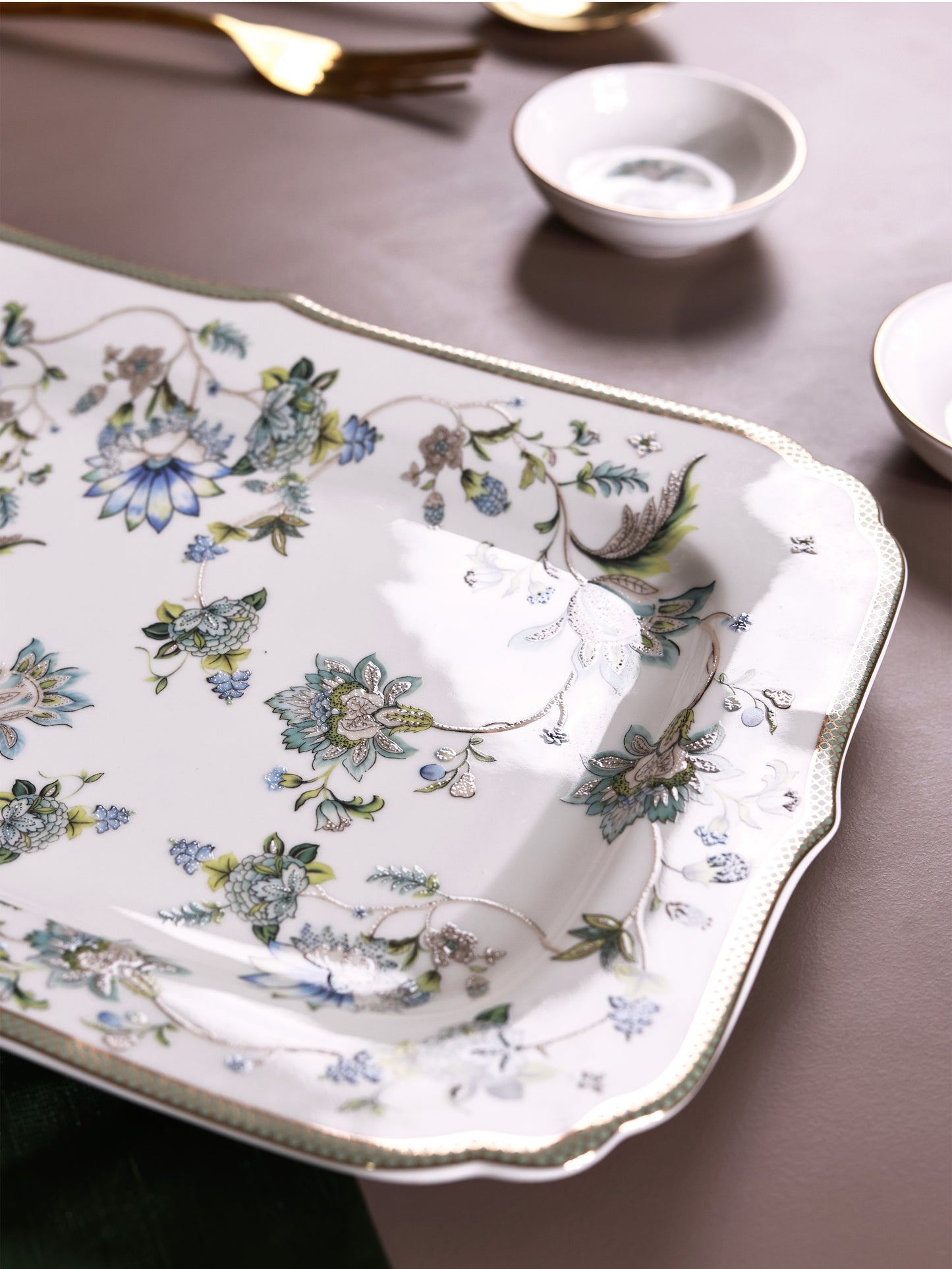Tudor Green 8 Pcs Coffee & Platter Set (4 Mugs, 1 Square Platter, 1 Snack Platter, 2 Dip Bowls)