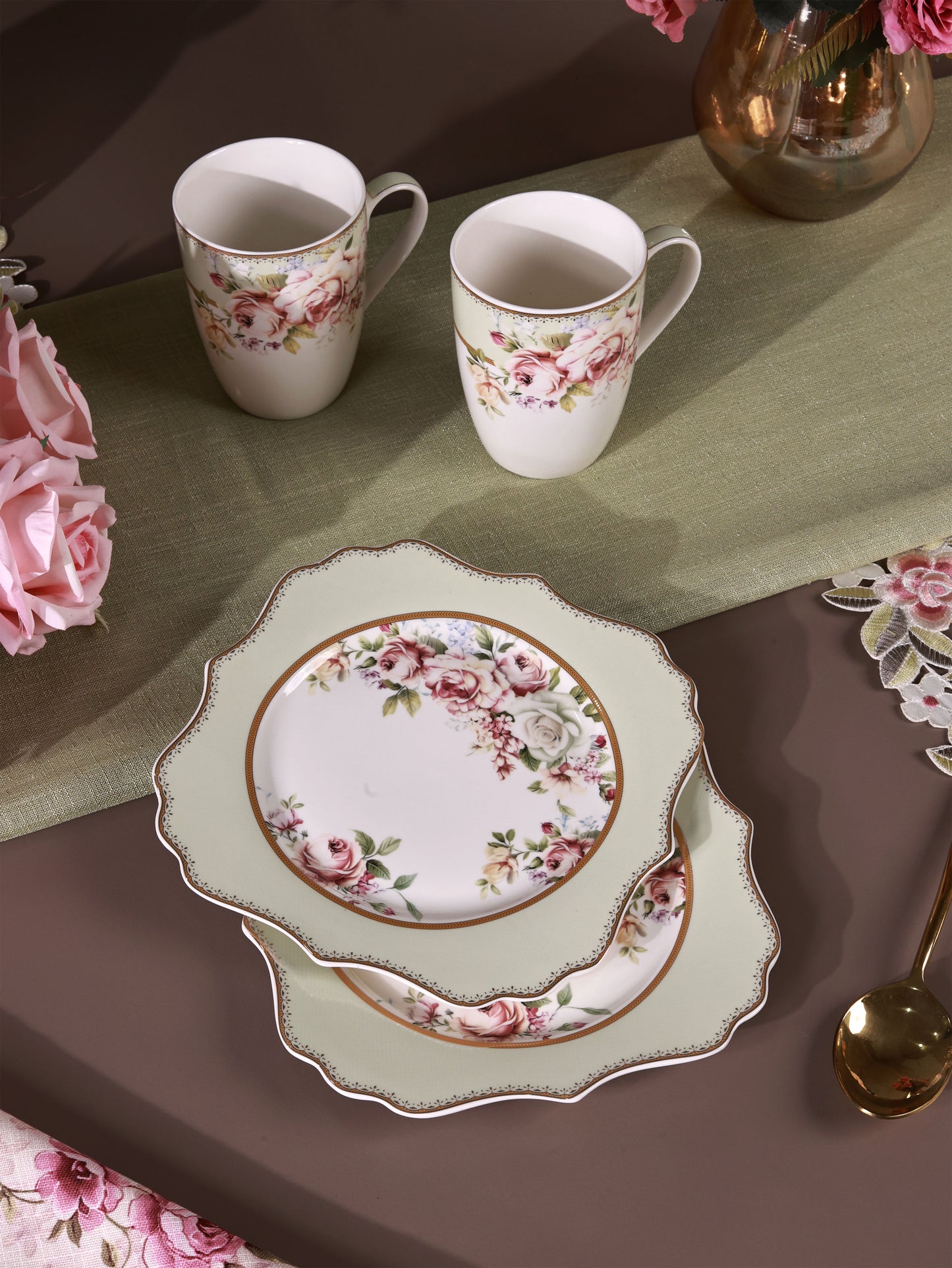 Pistachio Green Coffee Mugs with Snack Plates (4 Mugs and 4 Snack Plates)