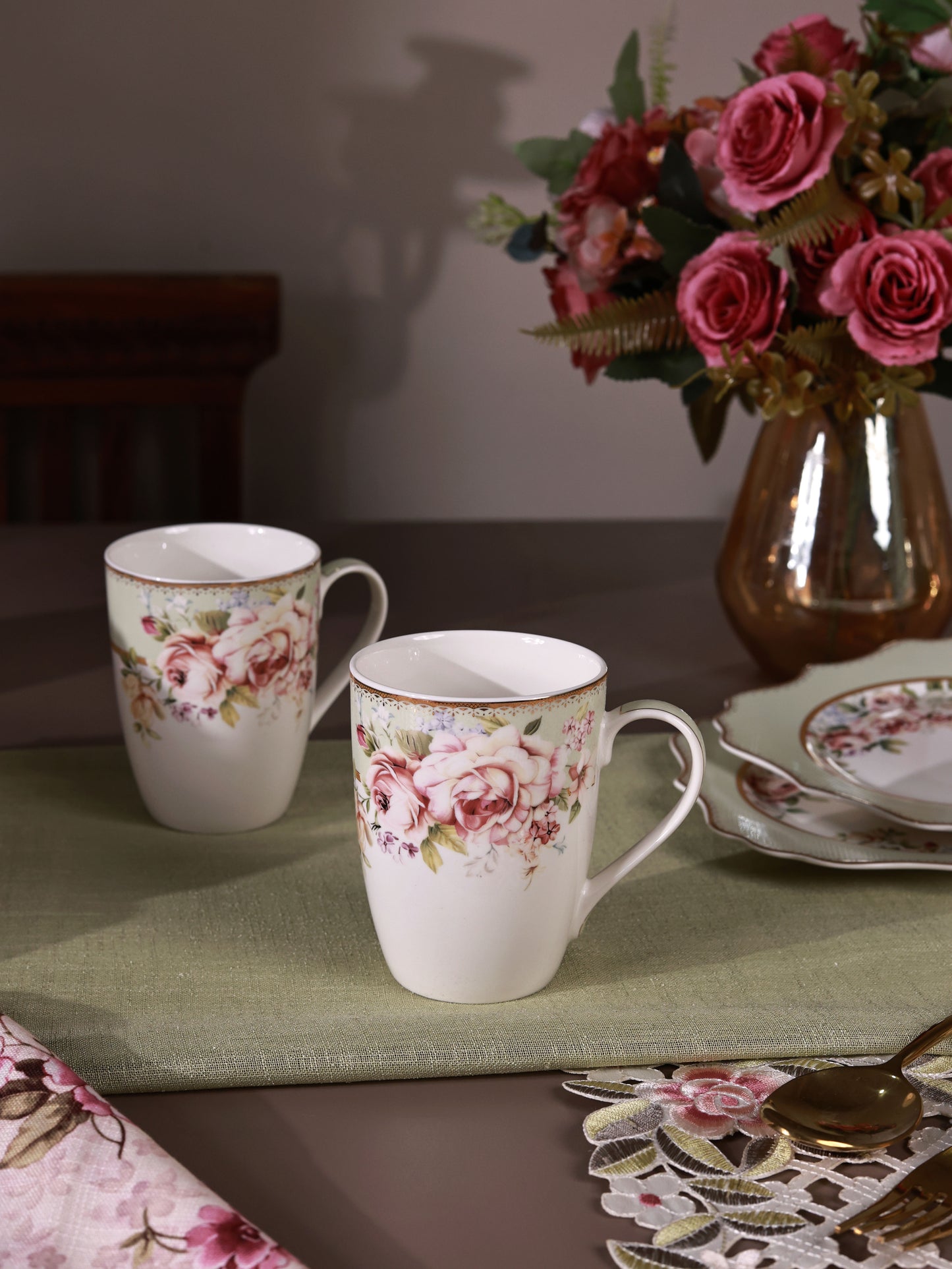 Pistachio Green Coffee Mugs with Snack Plates (4 Mugs and 4 Snack Plates)