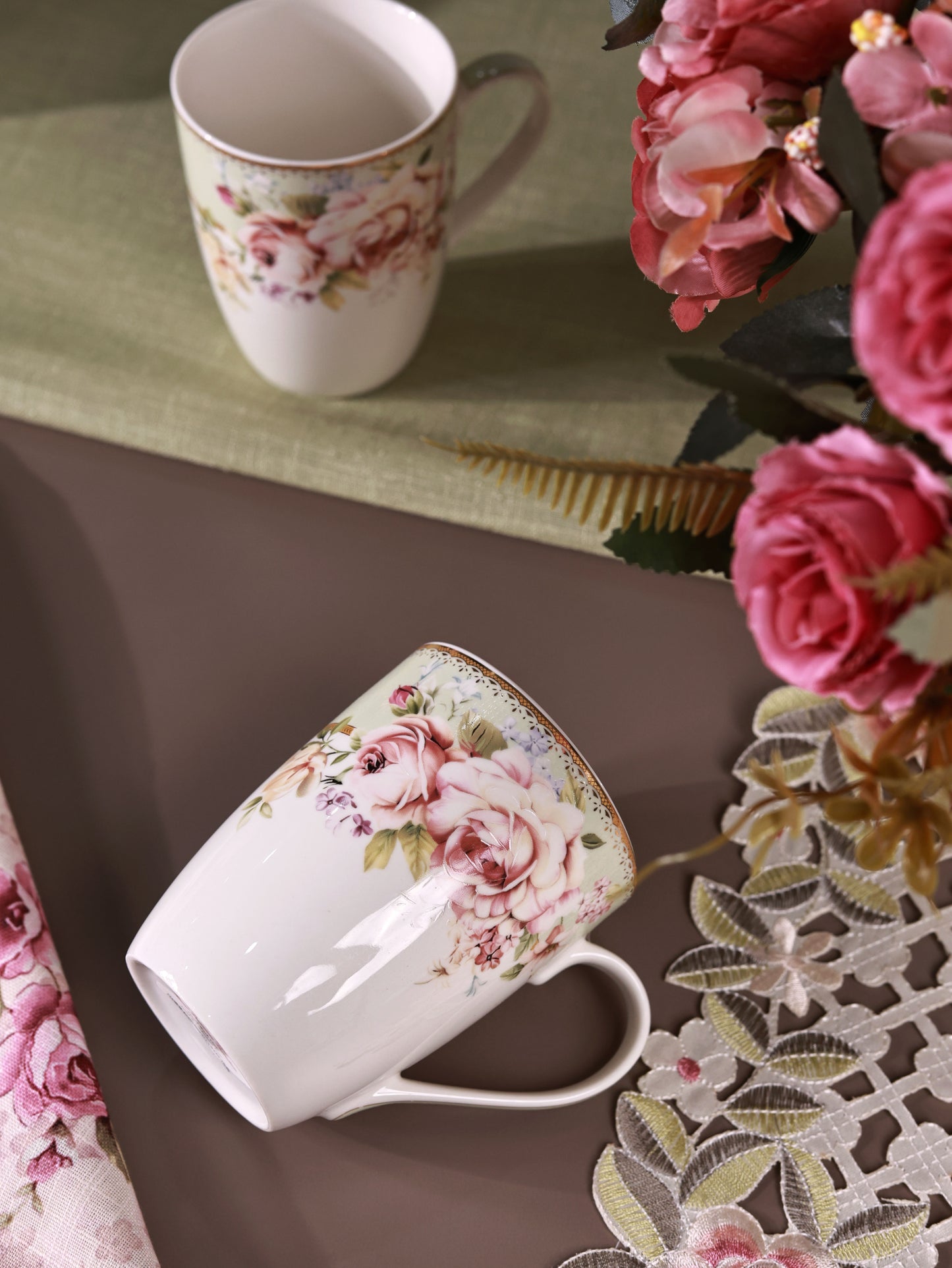 Pistachio Green Coffee Mugs with Snack Plates (4 Mugs and 4 Snack Plates)