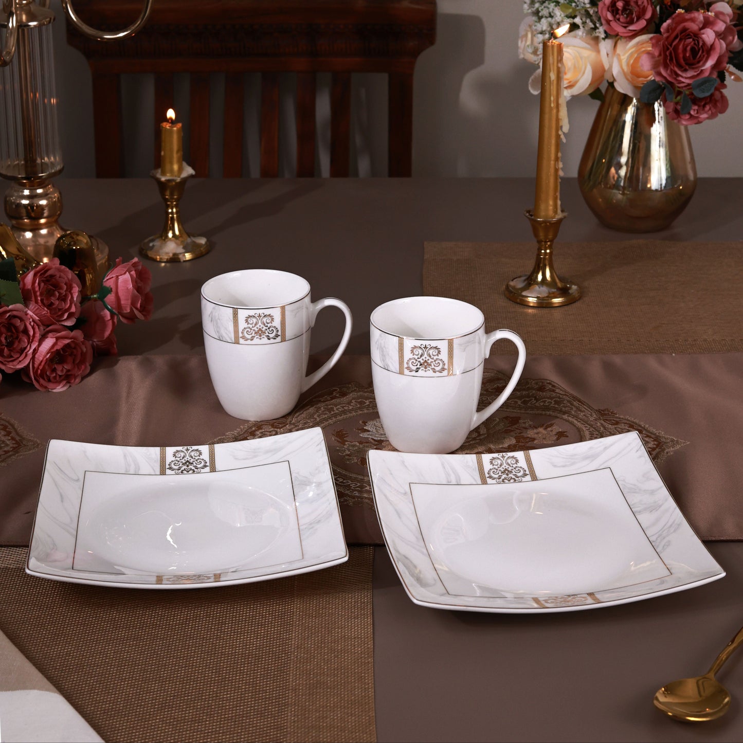 Regency Gold Coffee Mugs with Snack Plates (4 Mugs and 4 Snack Plates)