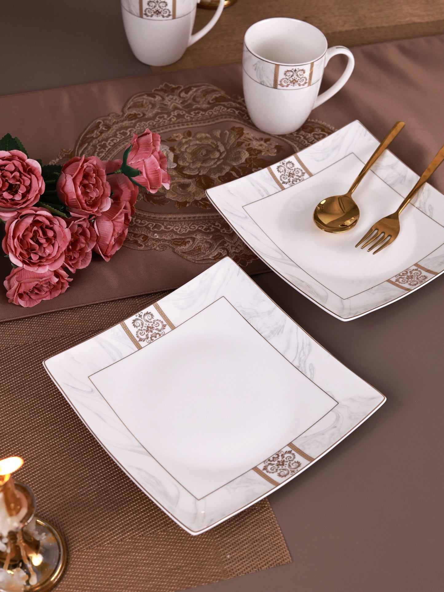 Regency Gold Coffee Mugs with Snack Plates (4 Mugs and 4 Snack Plates)