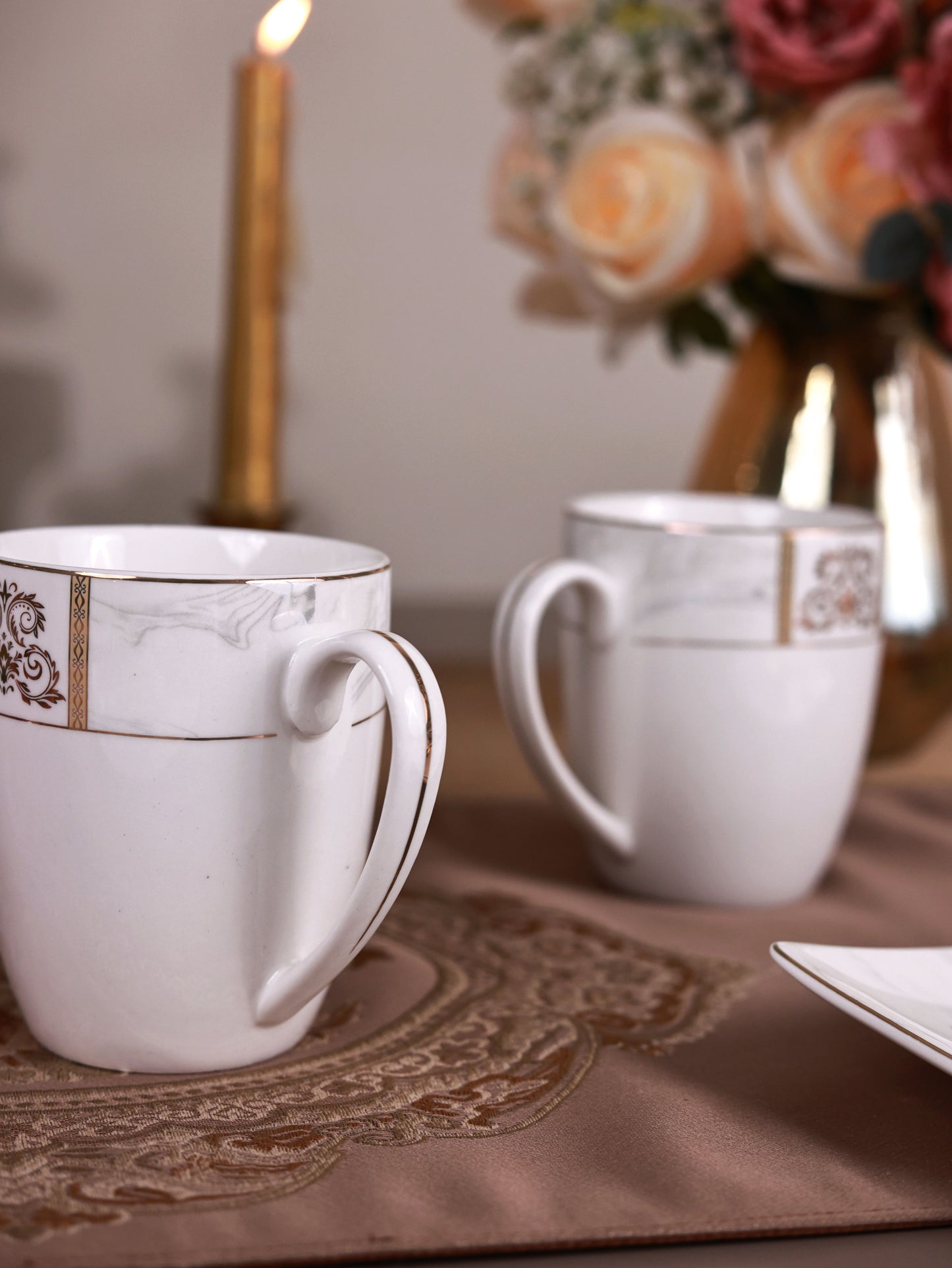 Regency Gold Coffee Mugs with Snack Plates (4 Mugs and 4 Snack Plates)