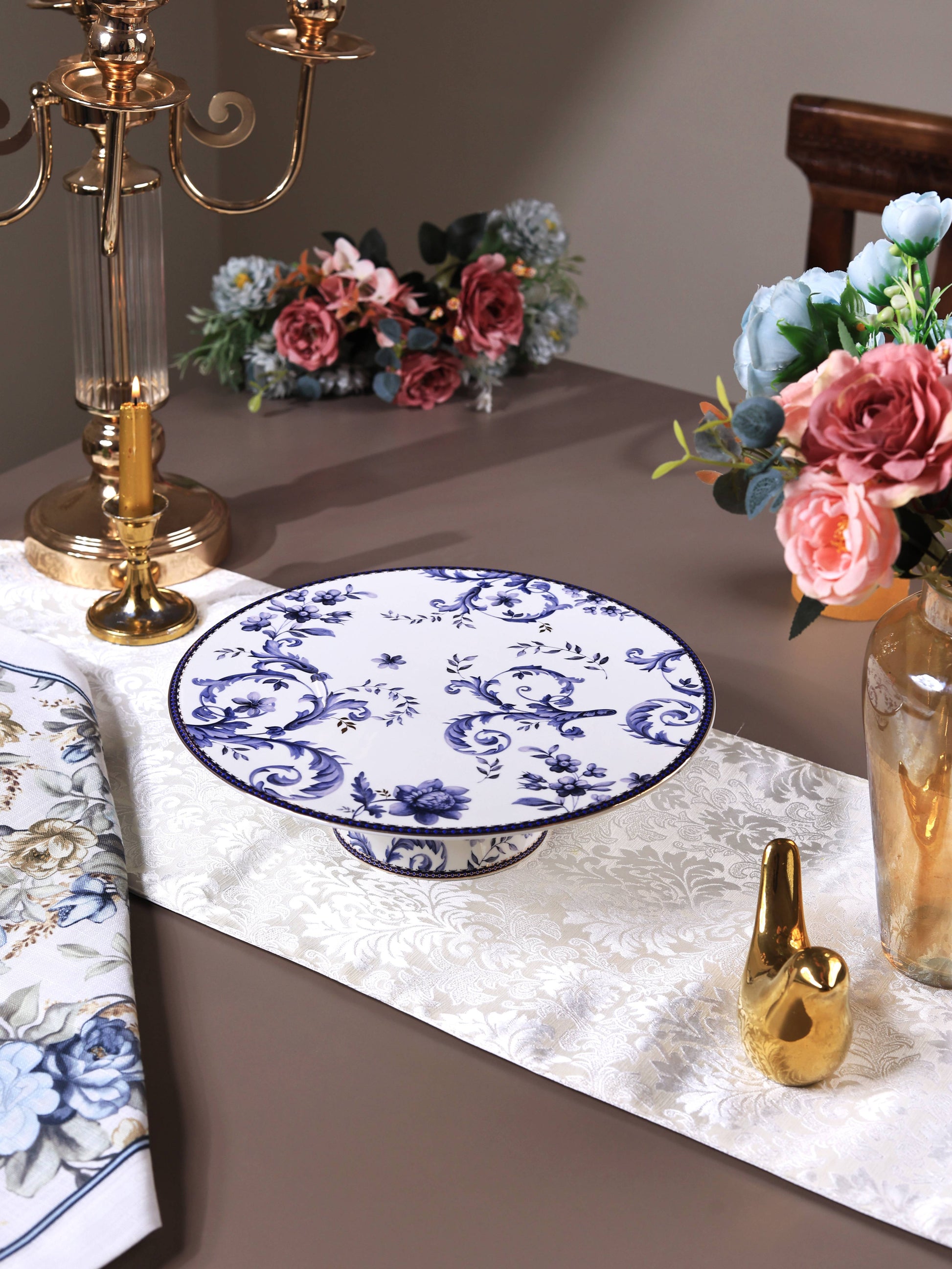 Midnight Blue Cake Stand - Vigneto