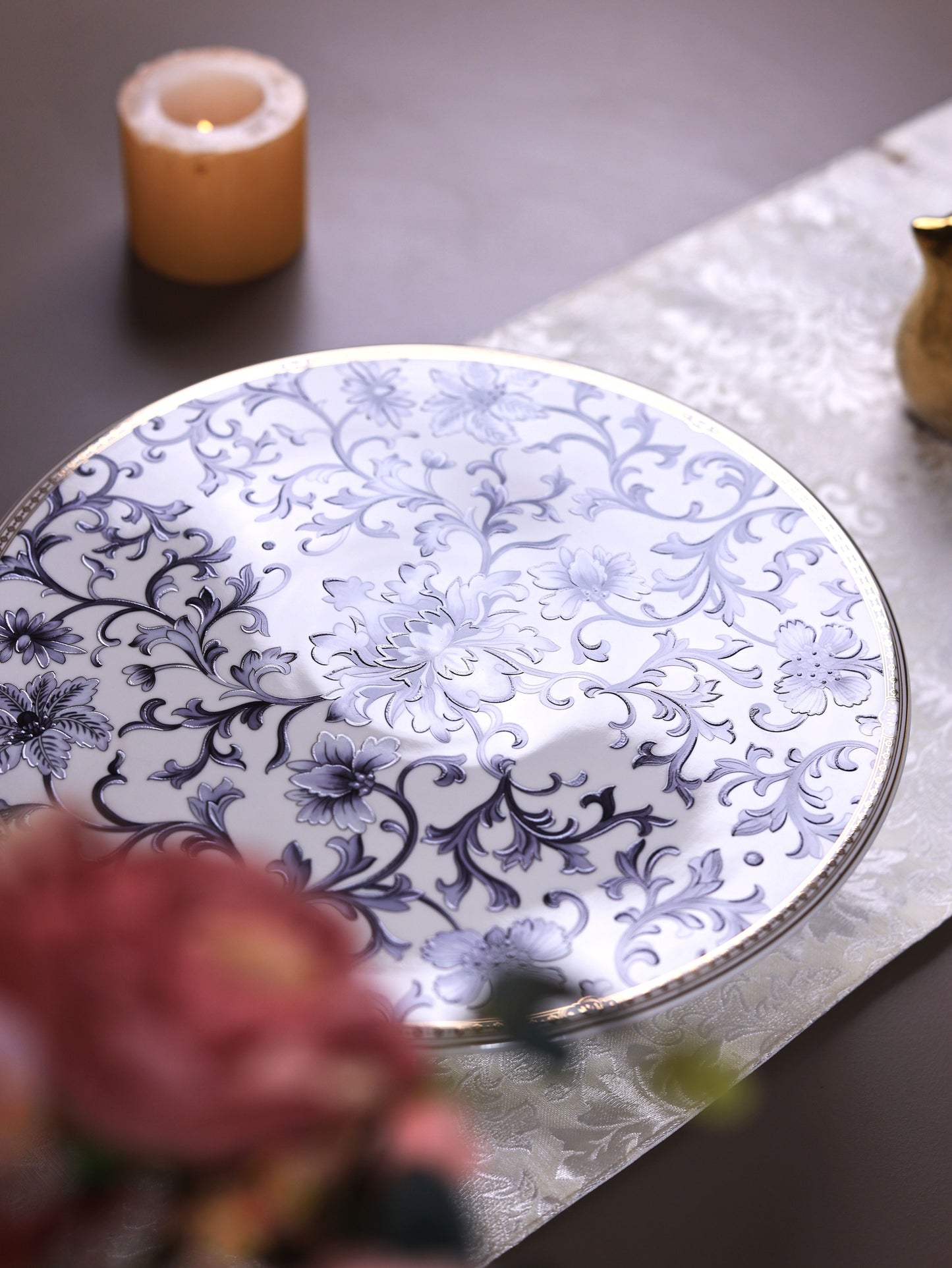 Royal Blue Cake Stand - Vigneto