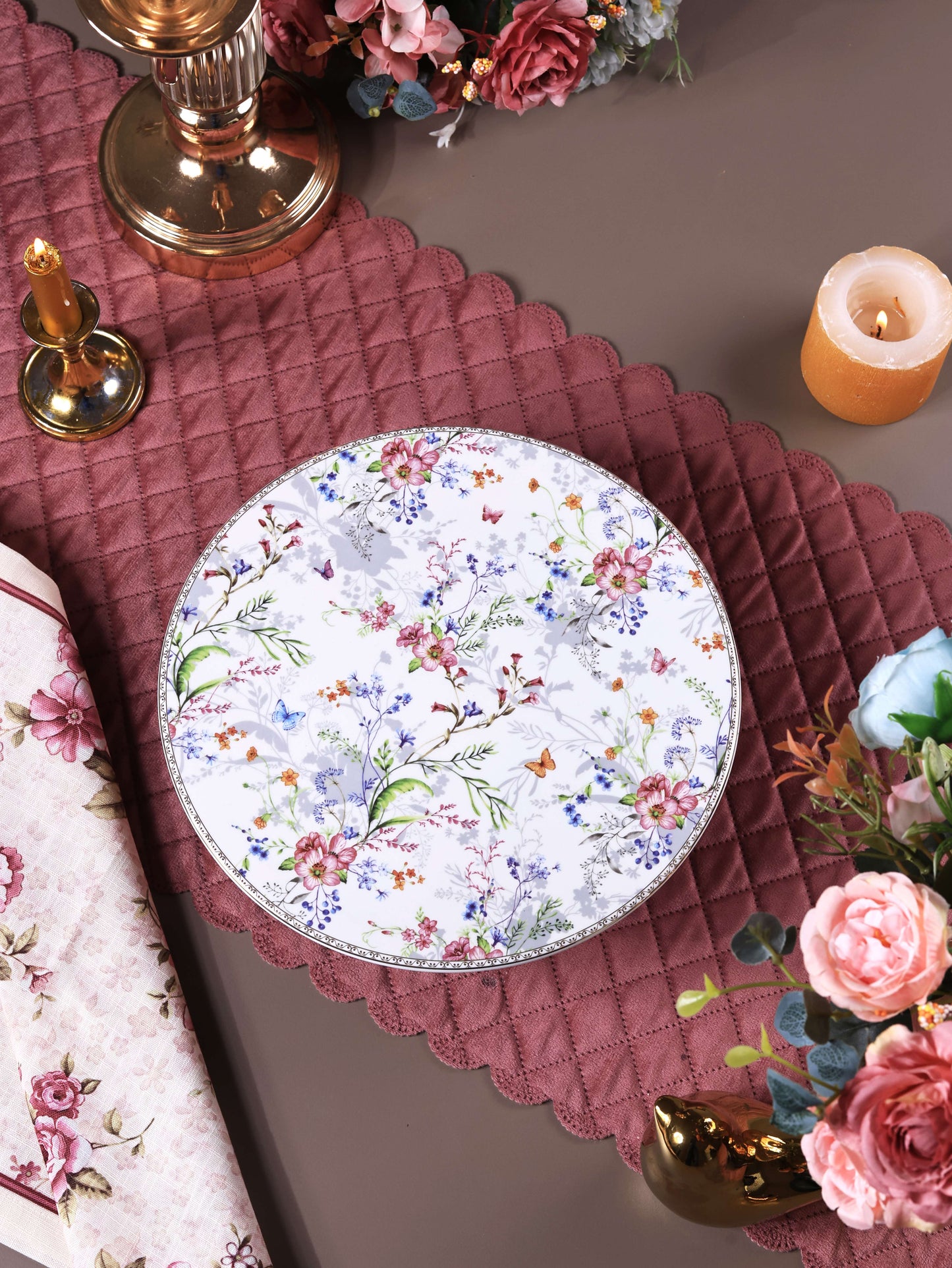 Flower Bed Cake Stand - Vigneto