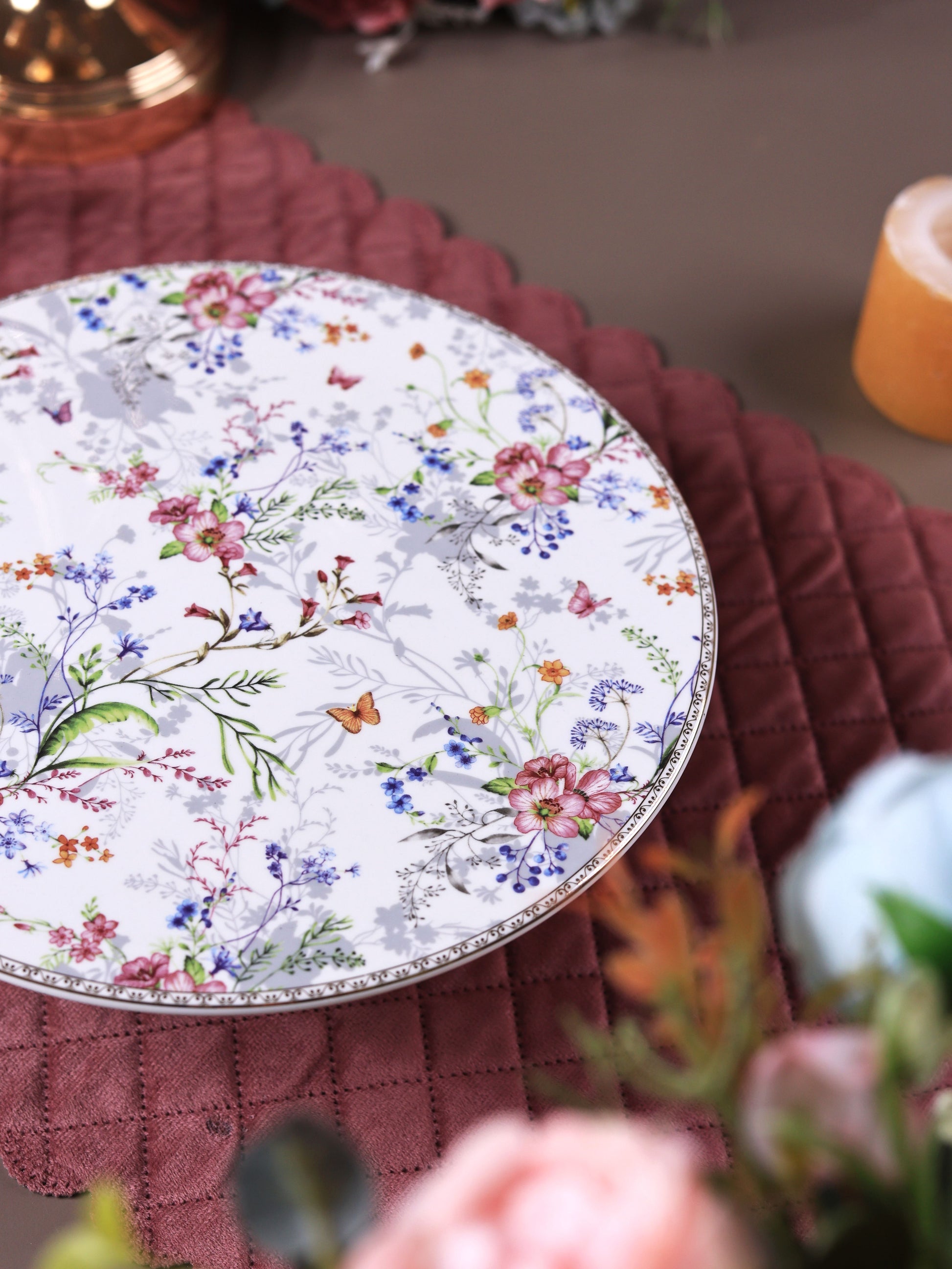 Flower Bed Cake Stand - Vigneto