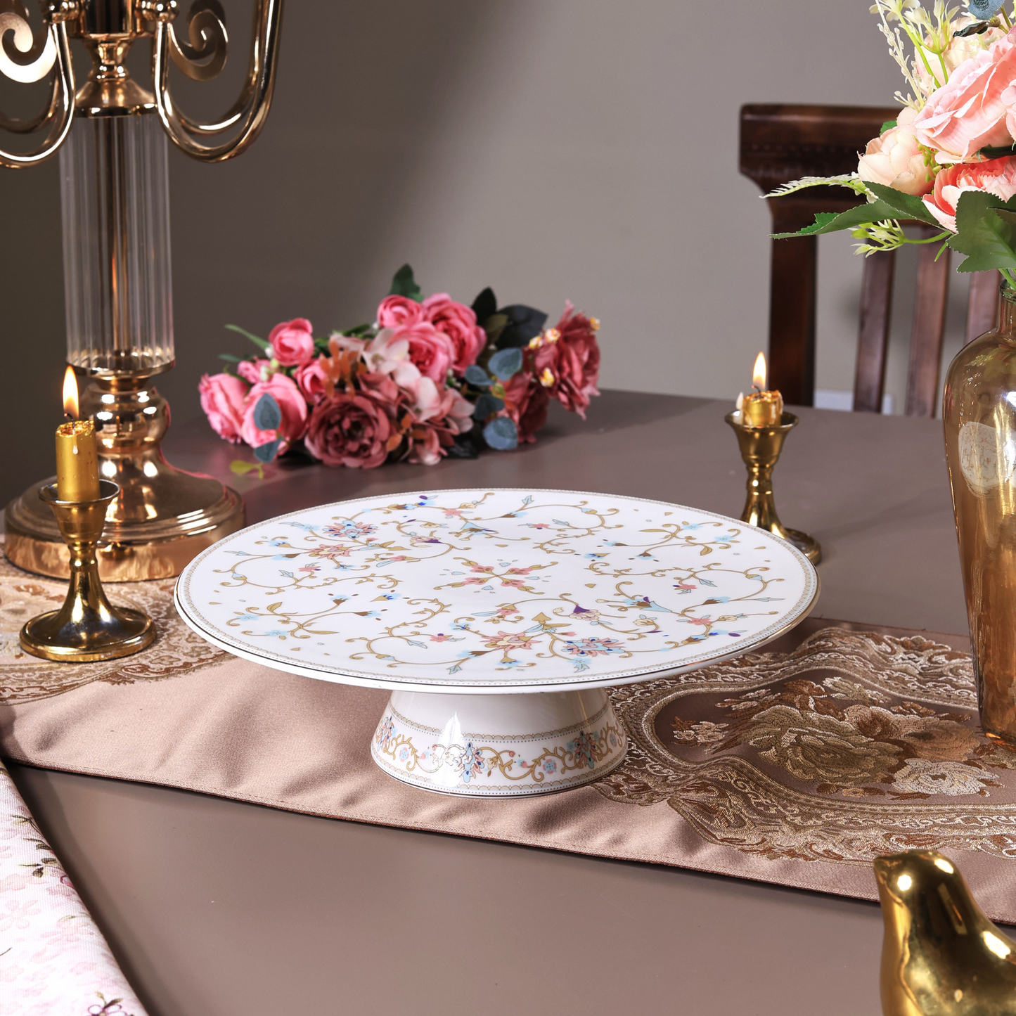 White Pattern Cake Stand - Vigneto