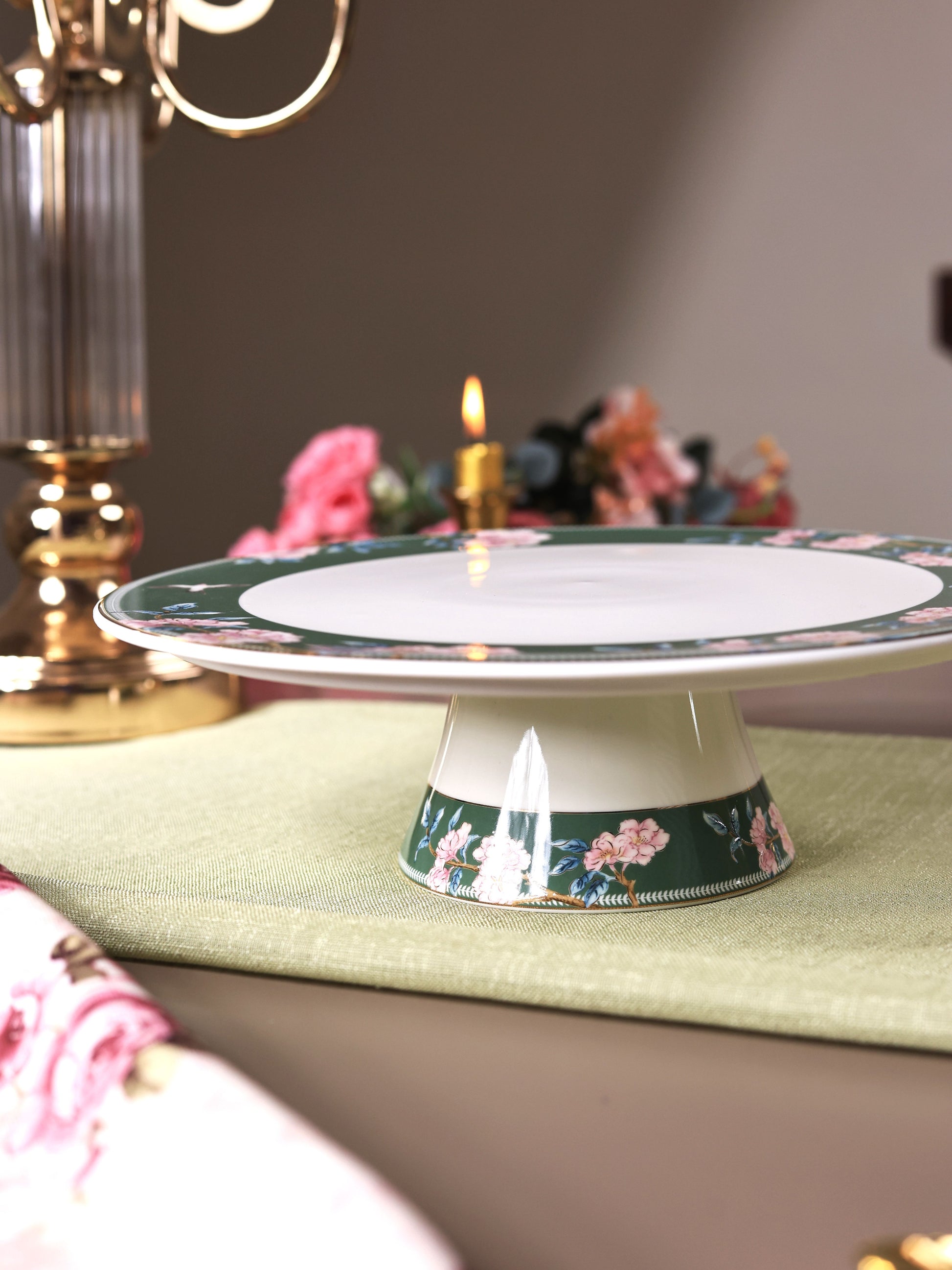 Victorian Green Cake Stand - Vigneto