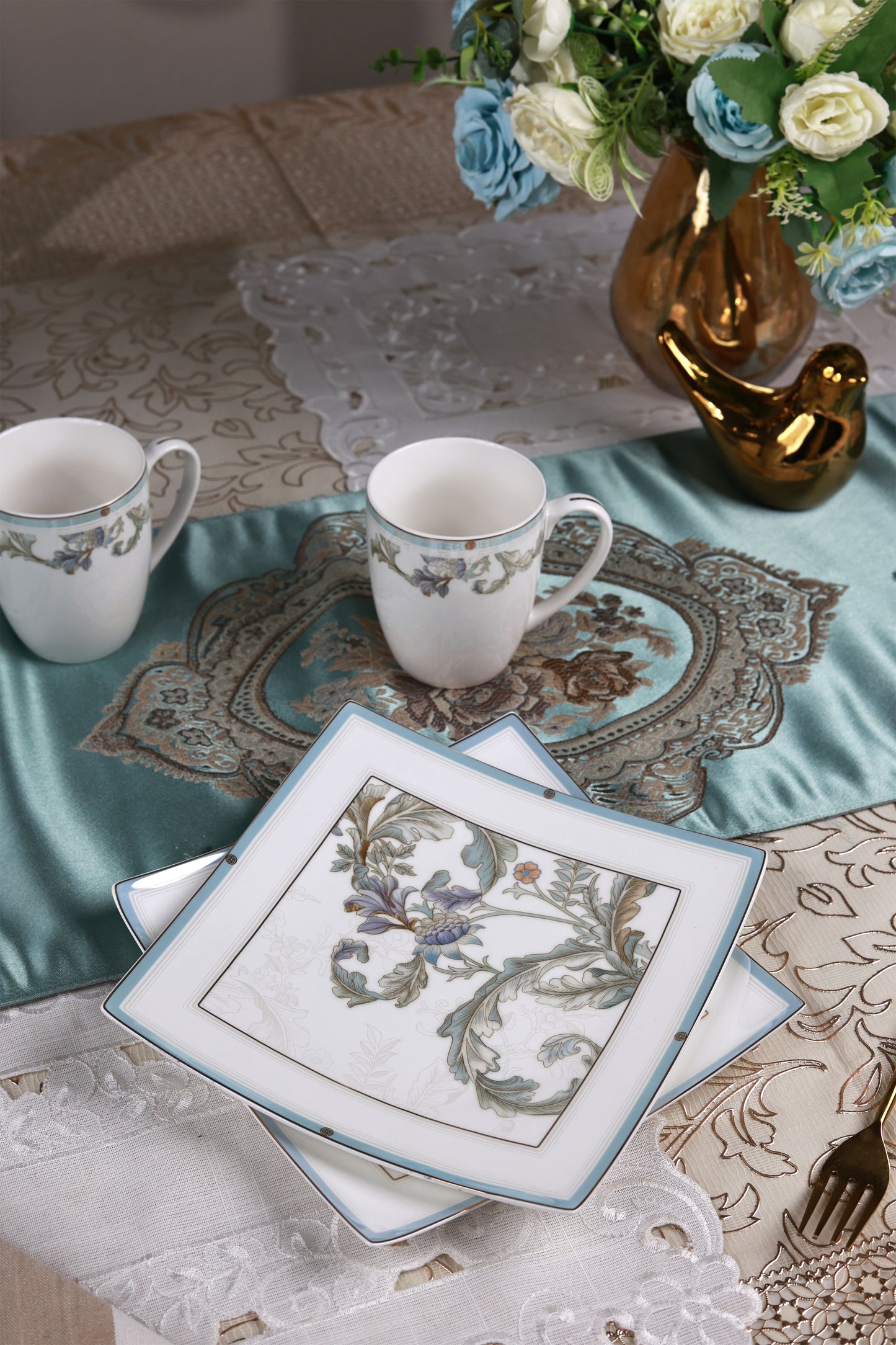 Oriental Blume Coffee Mugs with Snack Plates (4 Mugs and 4 Snack Plates)