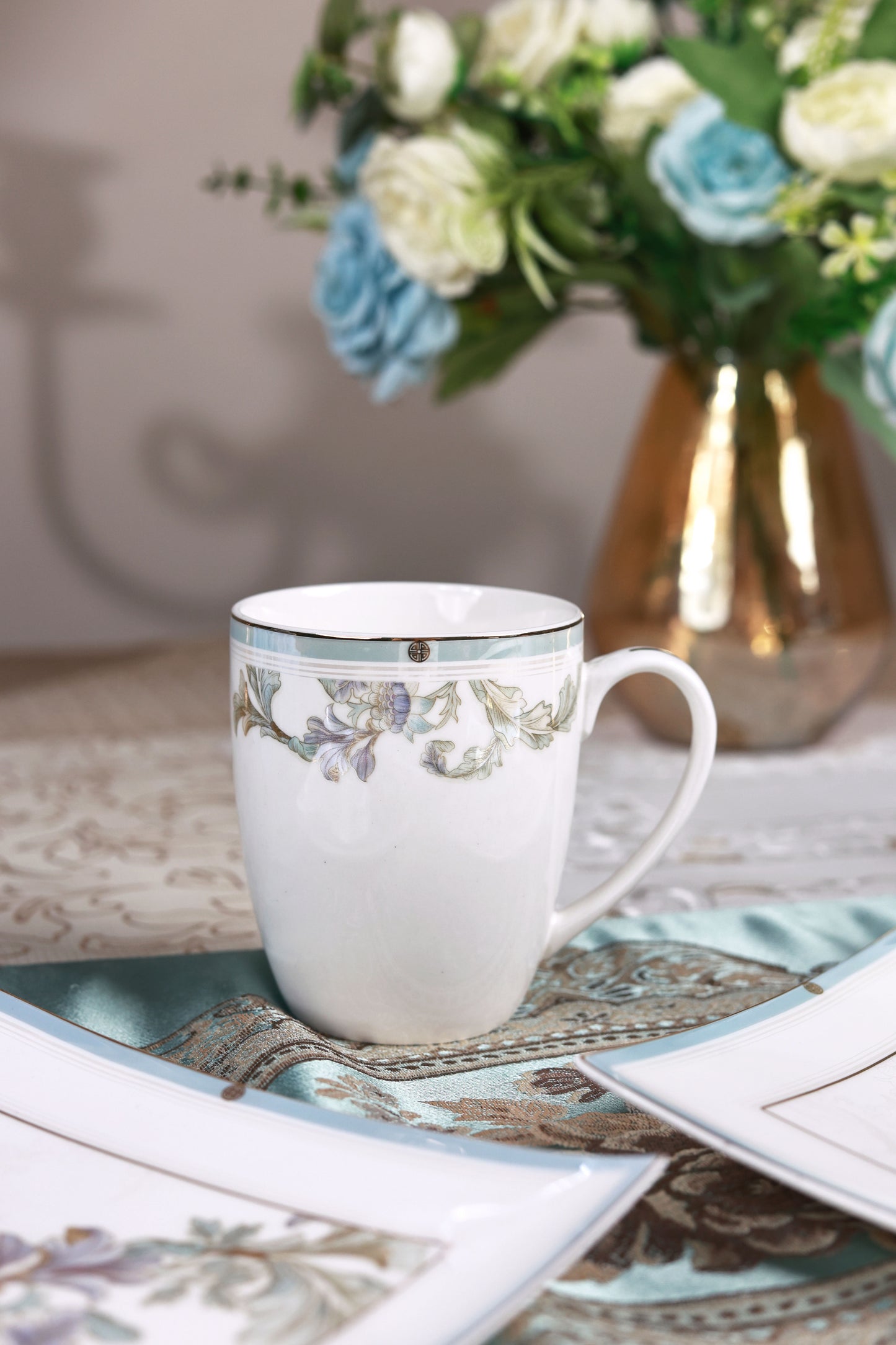 Oriental Blume Coffee Mugs with Snack Plates (4 Mugs and 4 Snack Plates)