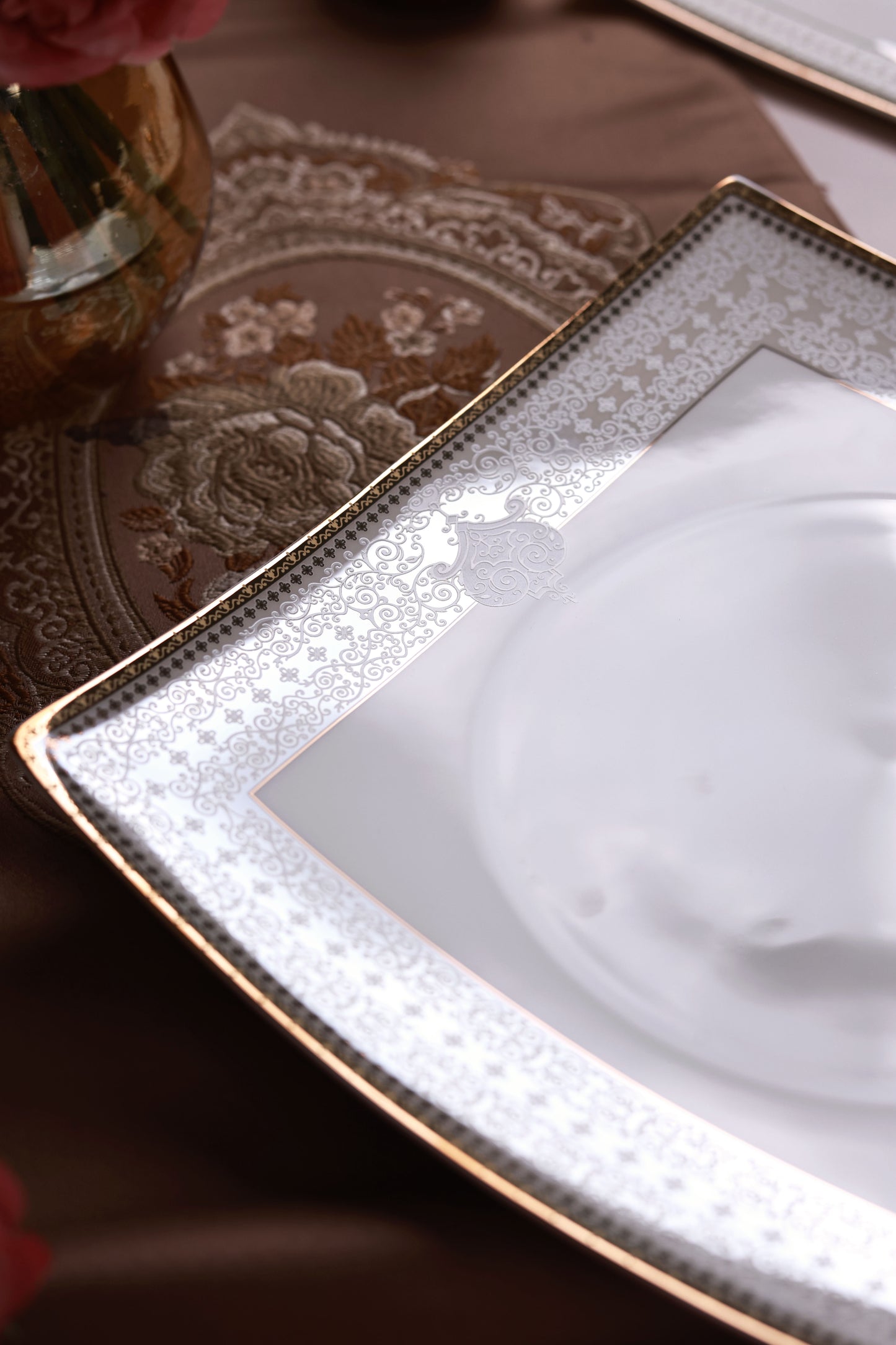 Persian Ivory 6 Pcs Coffee & Platter Set (4 Mugs, 1 Square Platter, 1 Snack Platter)