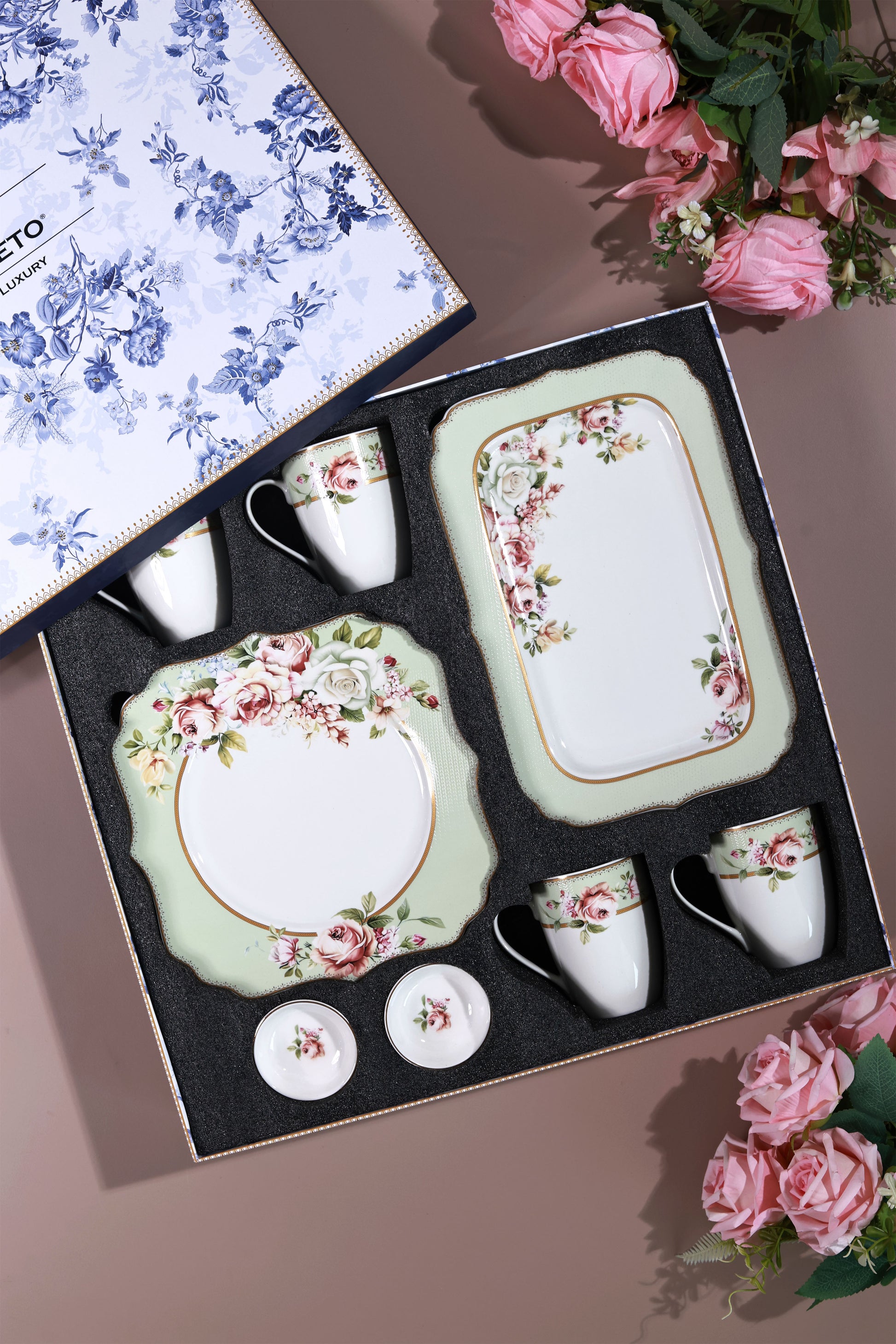 Pistachio Green 8 Pcs Coffee & Platter Set (4 Mugs, 1 Square Platter, 1 Snack Platter, 2 Dip Bowls) - Vigneto