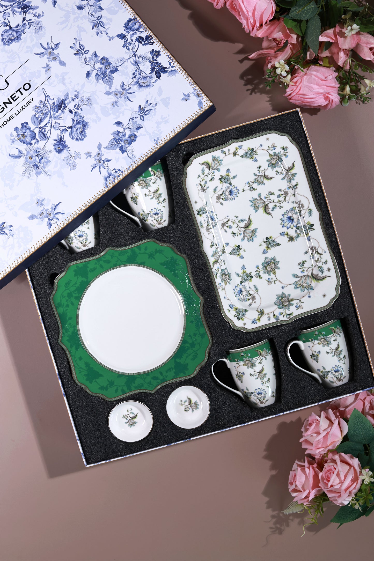 Tudor Green 8 Pcs Coffee & Platter Set (4 Mugs, 1 Square Platter, 1 Snack Platter, 2 Dip Bowls) - Vigneto
