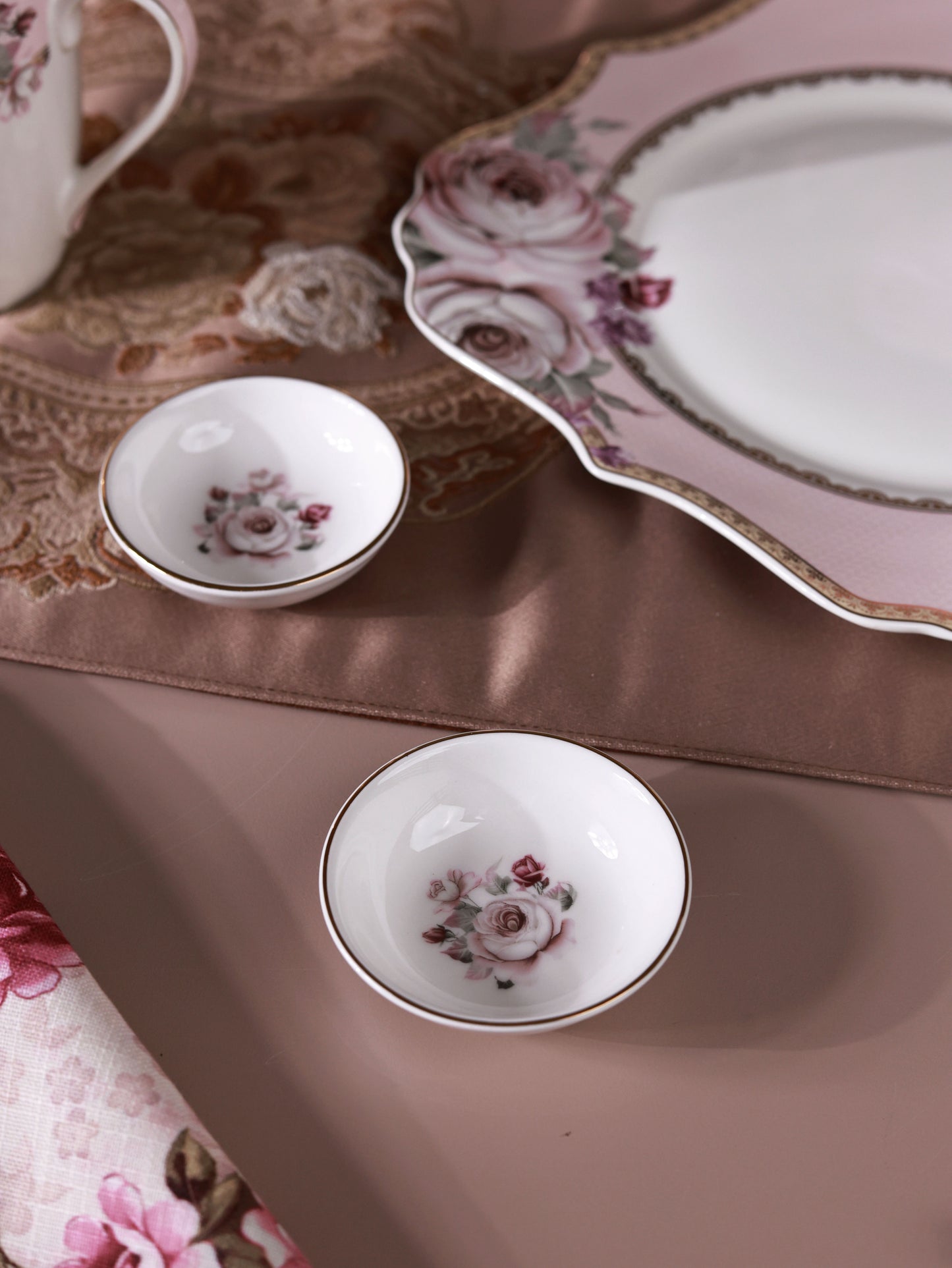 Rose Garden 8 Pcs Coffee & Platter Set (4 Mugs, 1 Square Platter, 1 Snack Platter, 2 Dip Bowls)