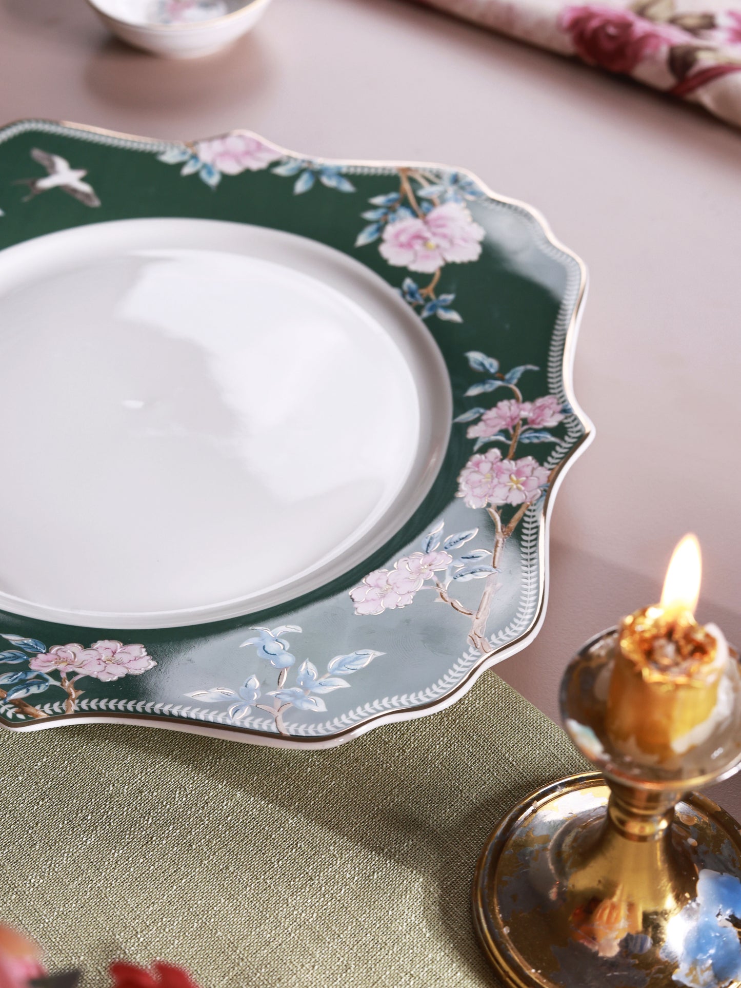 Victorian Green 8 Pcs Coffee & Platter Set (4 Mugs, 1 Square Platter, 1 Snack Platter, 2 Dip Bowls)