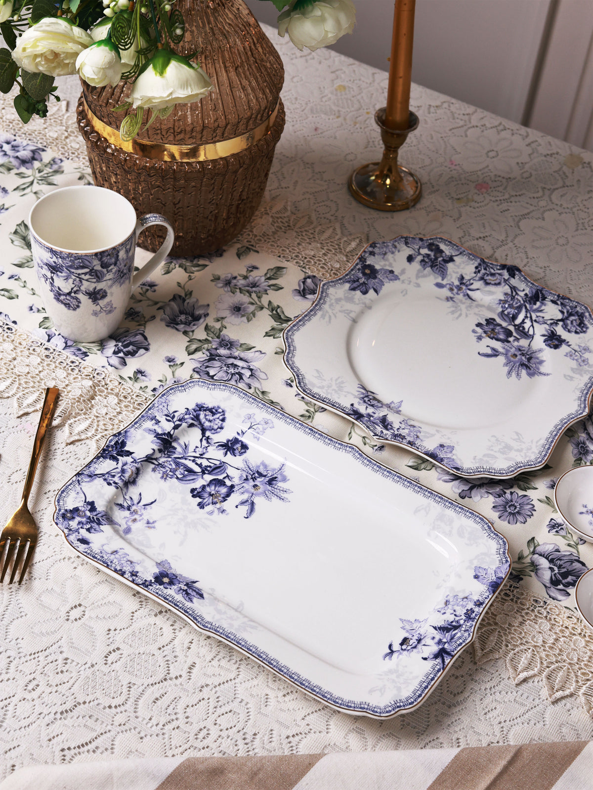 Jardin de Jouy 8 Pcs Coffee & Platter Set (4 Mugs, 1 Square Platter, 1 Snack Platter, 2 Dip Bowls) - Vigneto