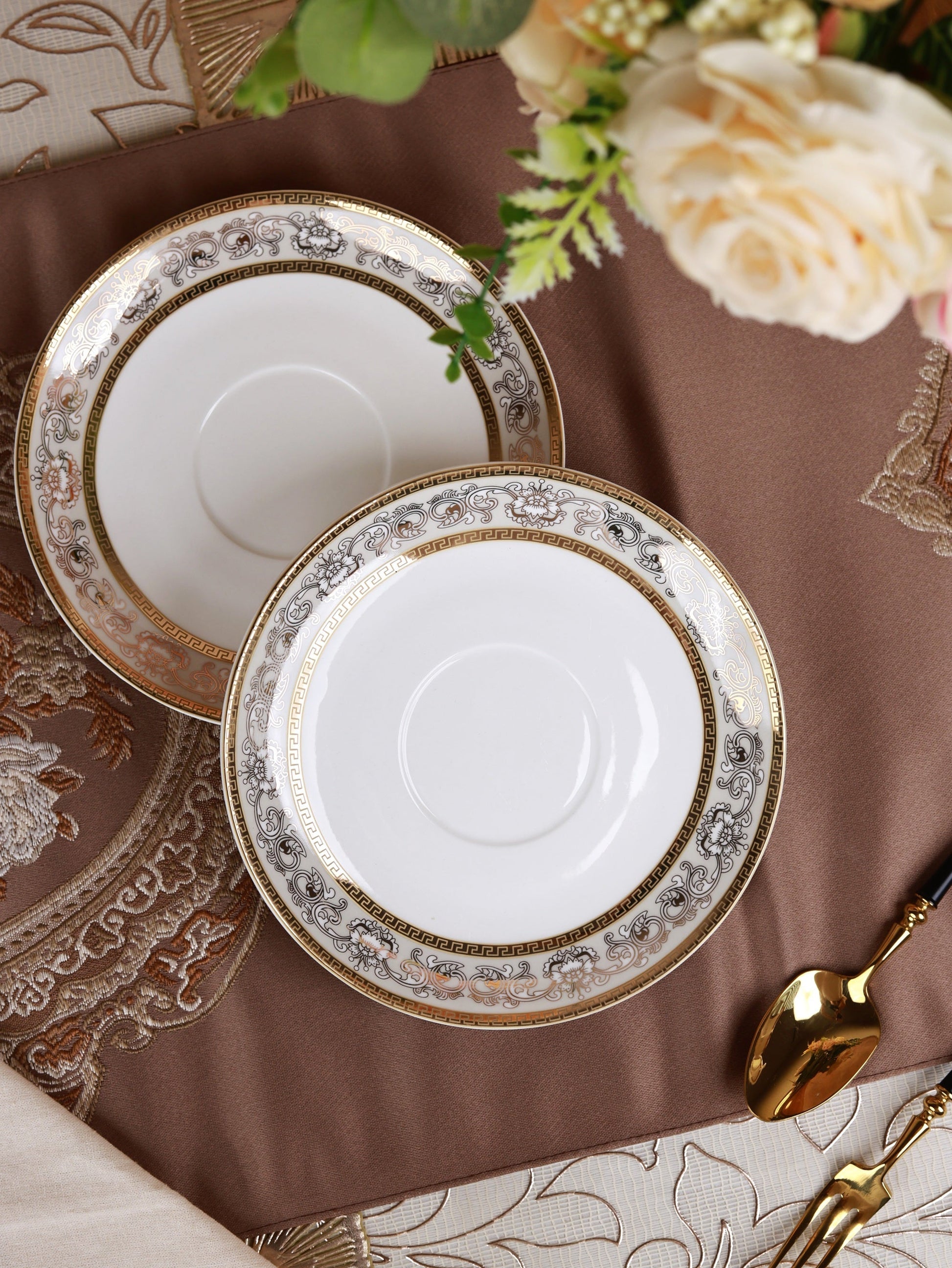 Mughal Gold and Grey 15 Pcs Tea Set - Vigneto
