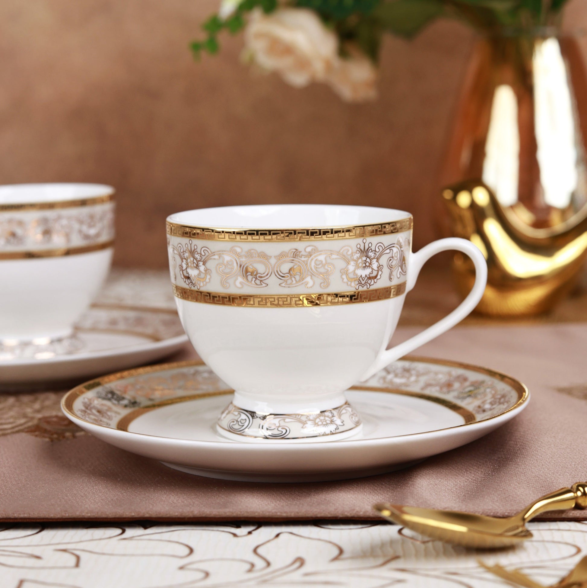 Mughal Gold and Grey 15 Pcs Tea Set - Vigneto