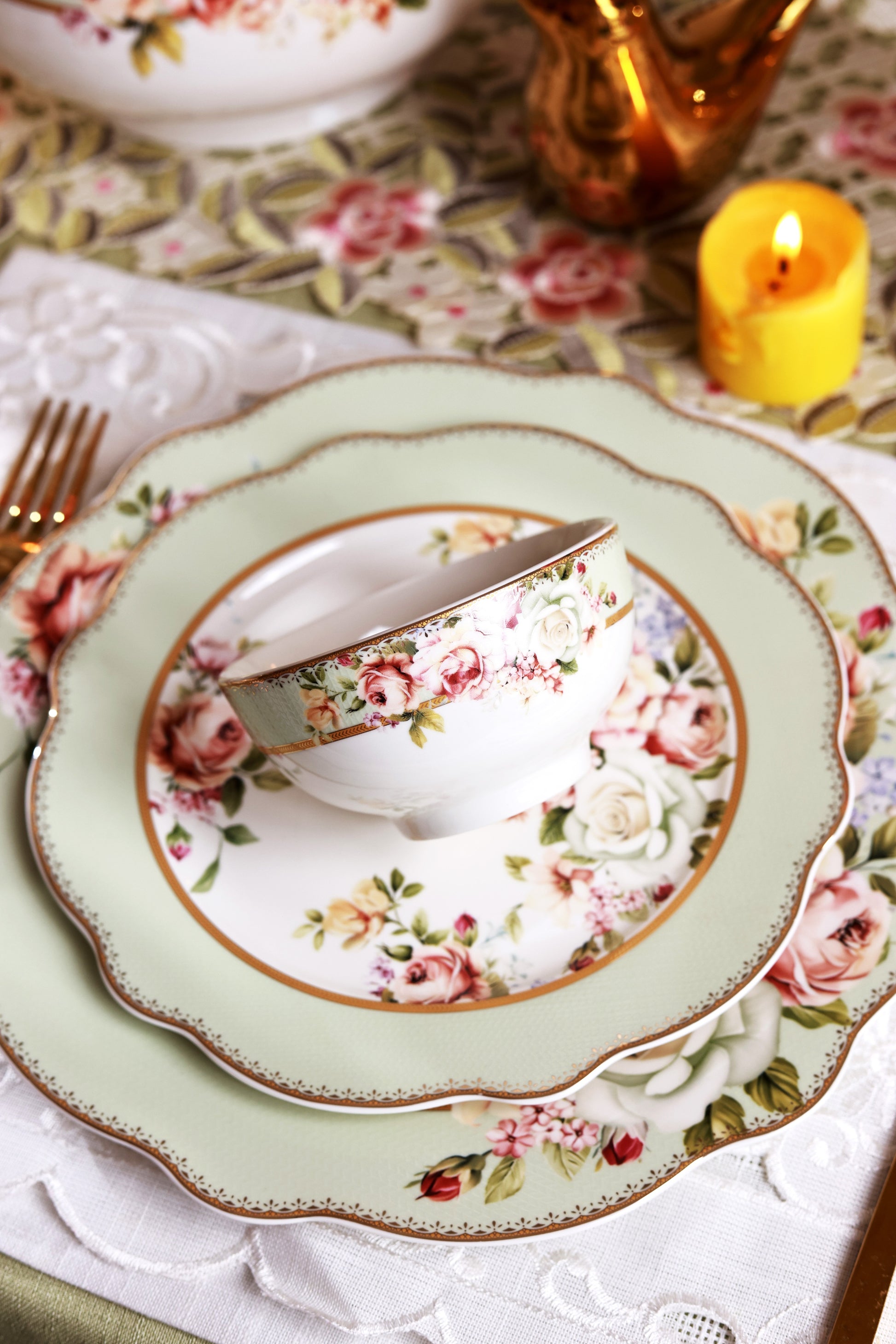 Pistachio Green 18 Pcs Dinner Set - Vigneto