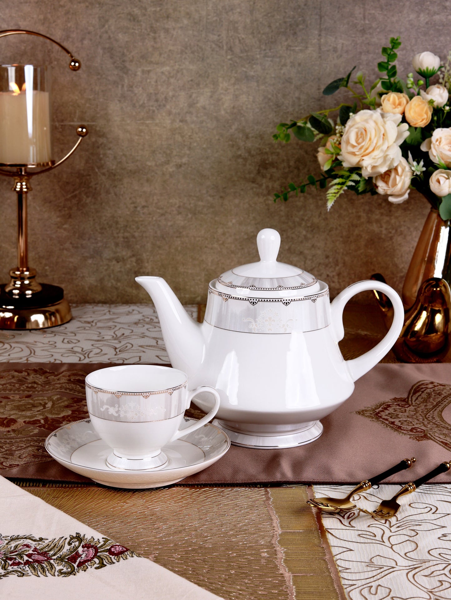 Parisian Gold 15 Pcs Tea Set
