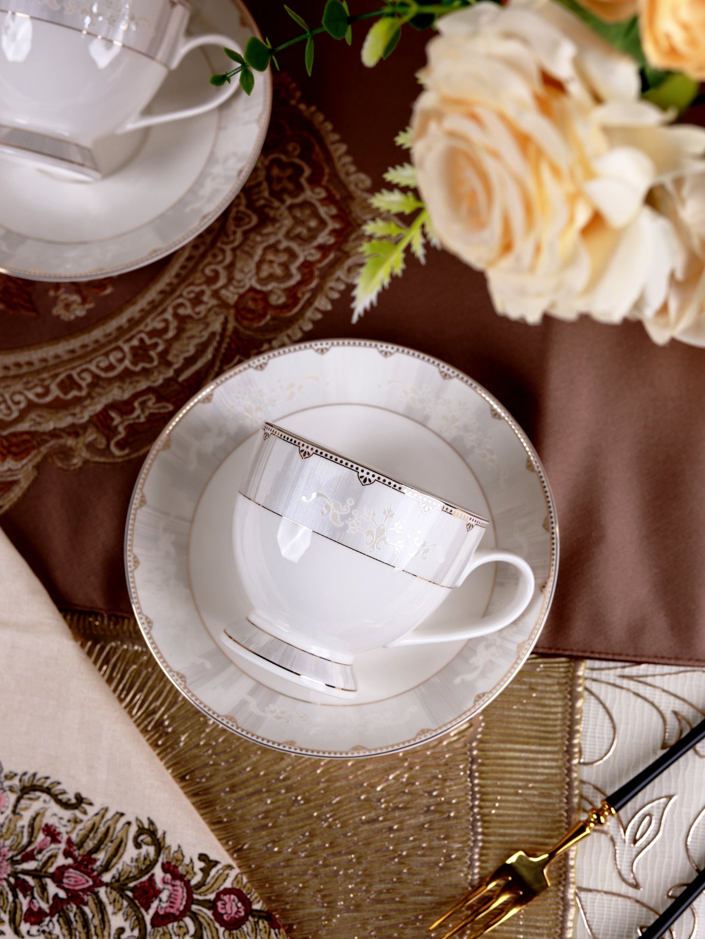 Parisian Gold Cup and Saucer Set (6 Cups and 6 Saucers)