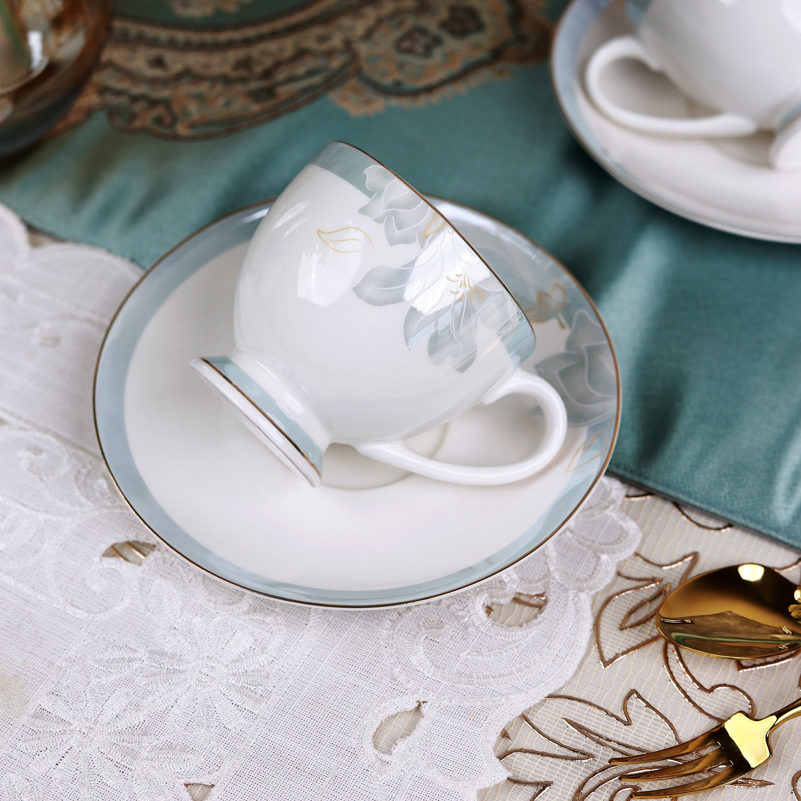 Flower Bed Cup and Saucer Set (6 Cups and 6 Saucers) – Vigneto