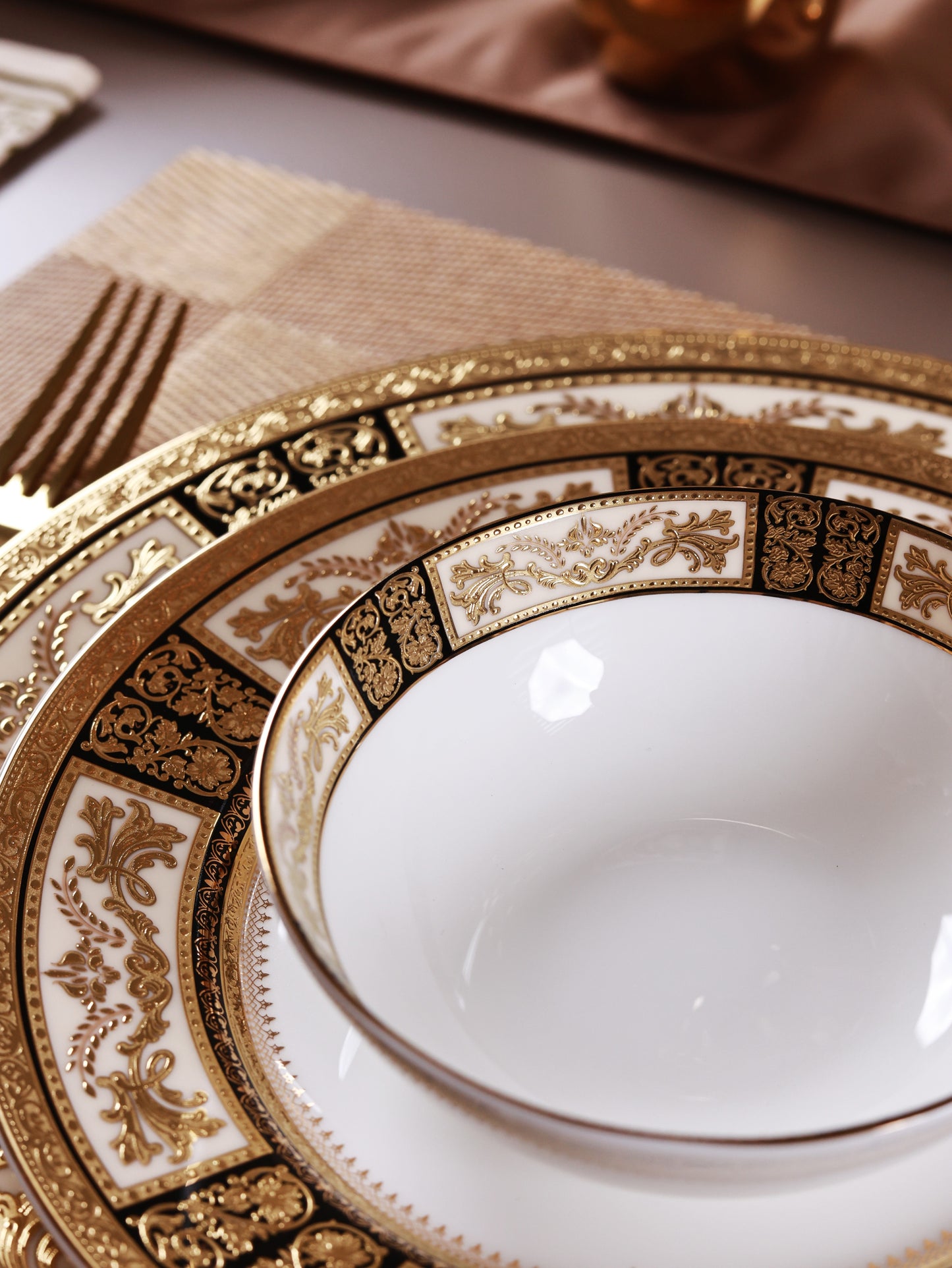 Chateau d'Or 36 Pcs Dinner Set (Palace Collection, 24K Embossed Gold)