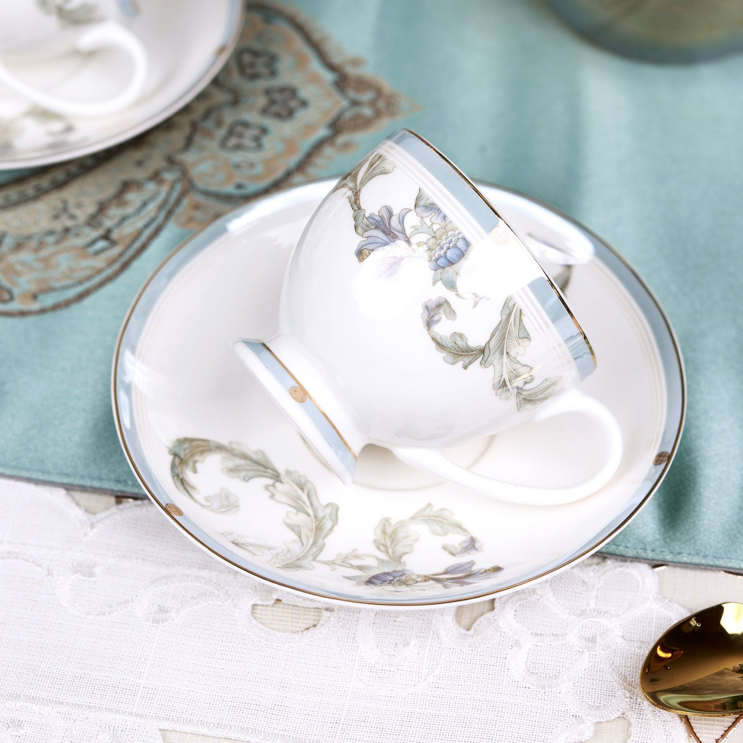Oriental Blume Cup and Saucer Set (6 Cups and 6 Saucers)